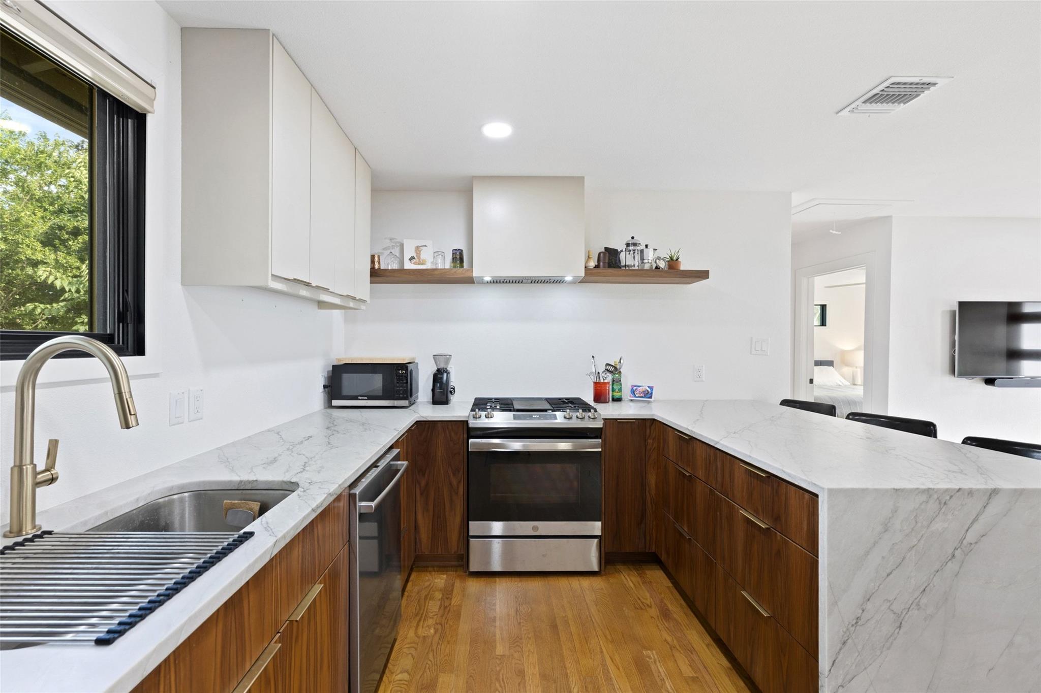 1803 Perez St Property Photo 16