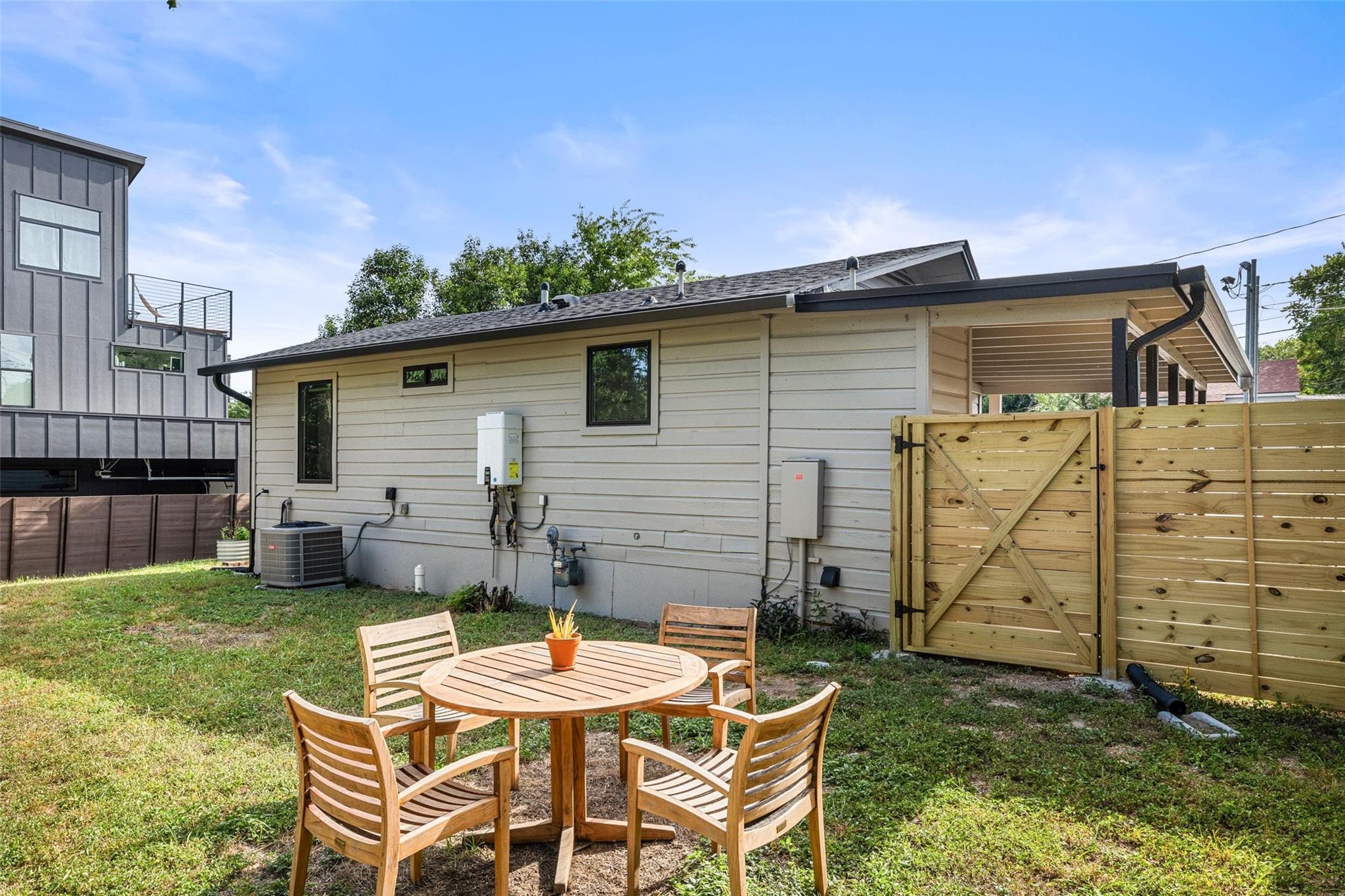 1803 Perez St Property Photo 32
