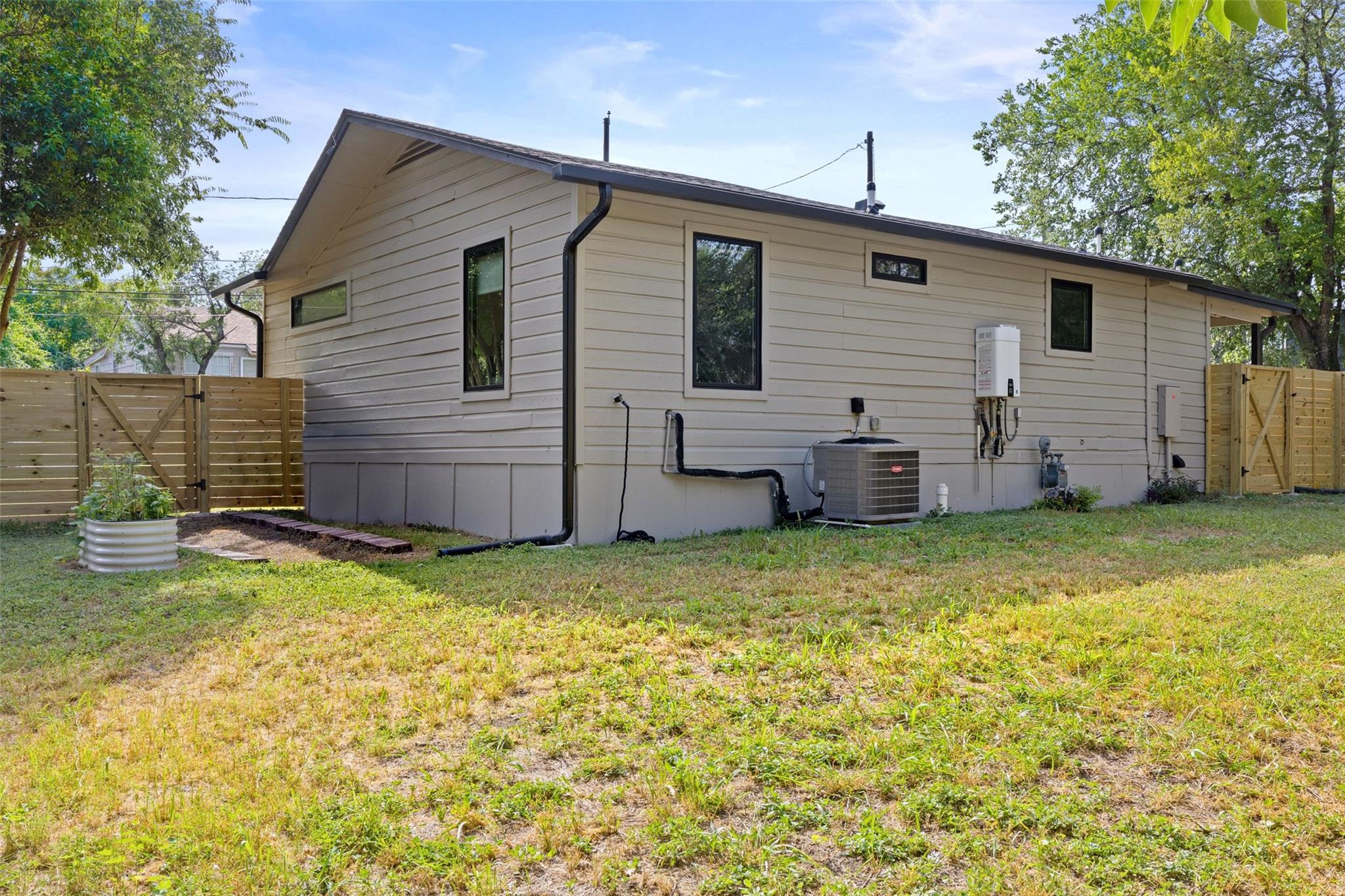 1803 Perez St Property Photo 36