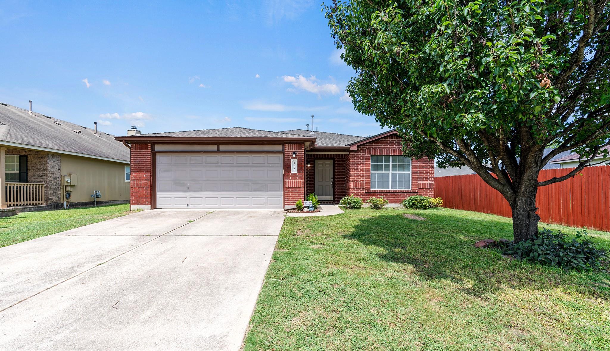 102 Matthew Dr Property Photo 1