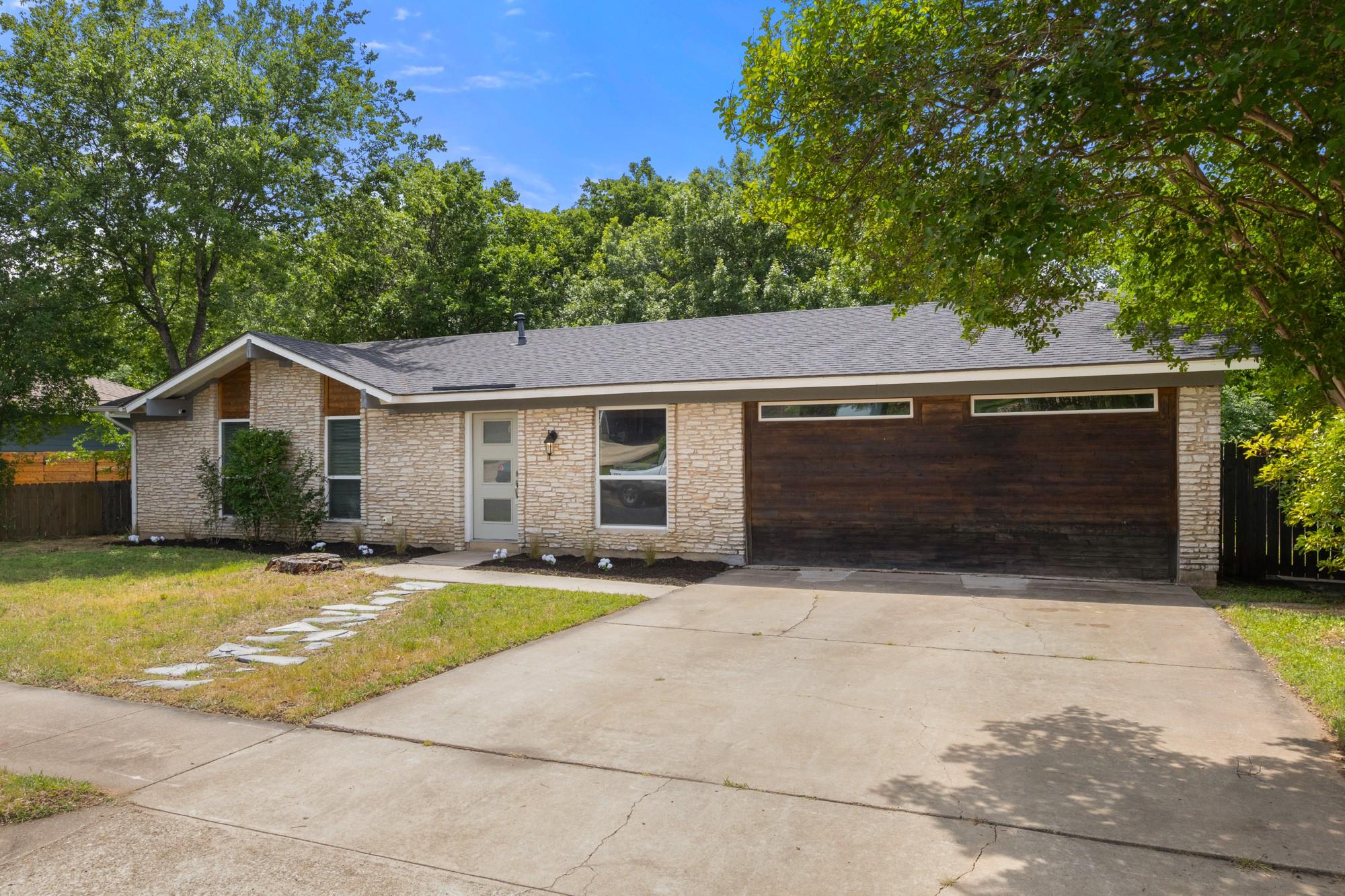 4604 Bundyhill Dr Property Photo