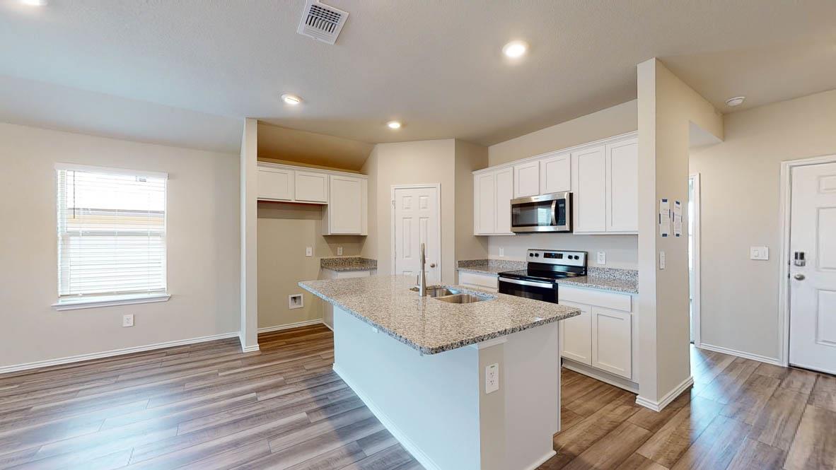 2907 Creekside Hills Blvd Property Photo 4