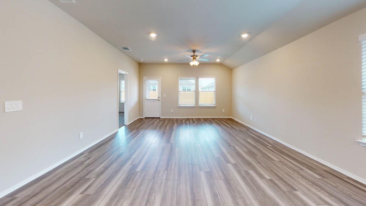 2907 Creekside Hills Blvd Property Photo 6