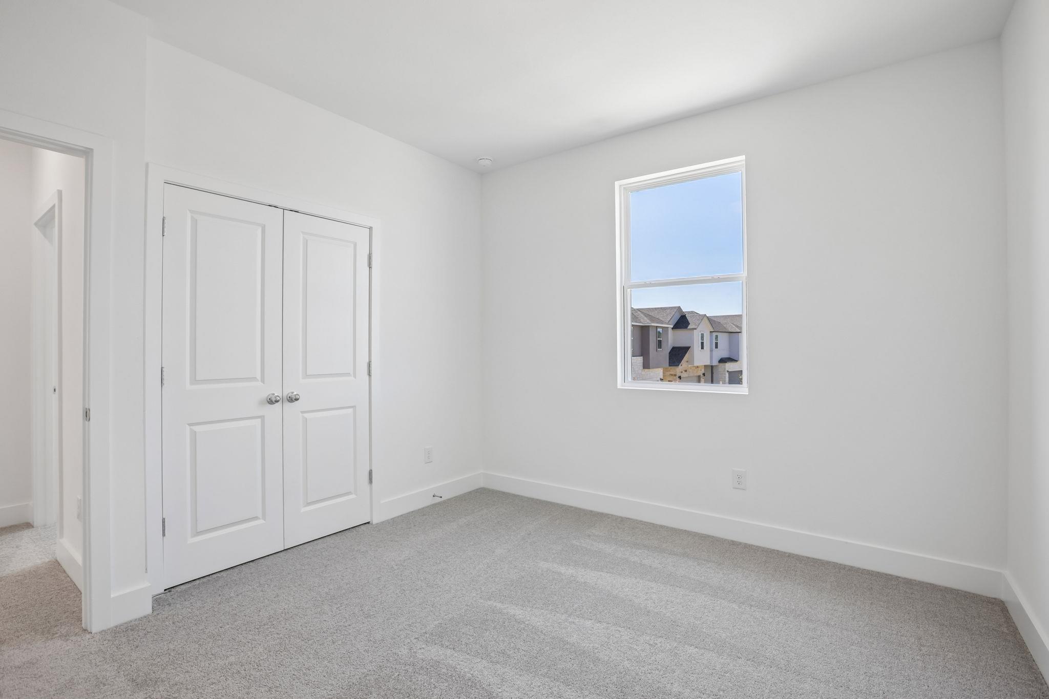 125 Maverick Ave Property Photo 16