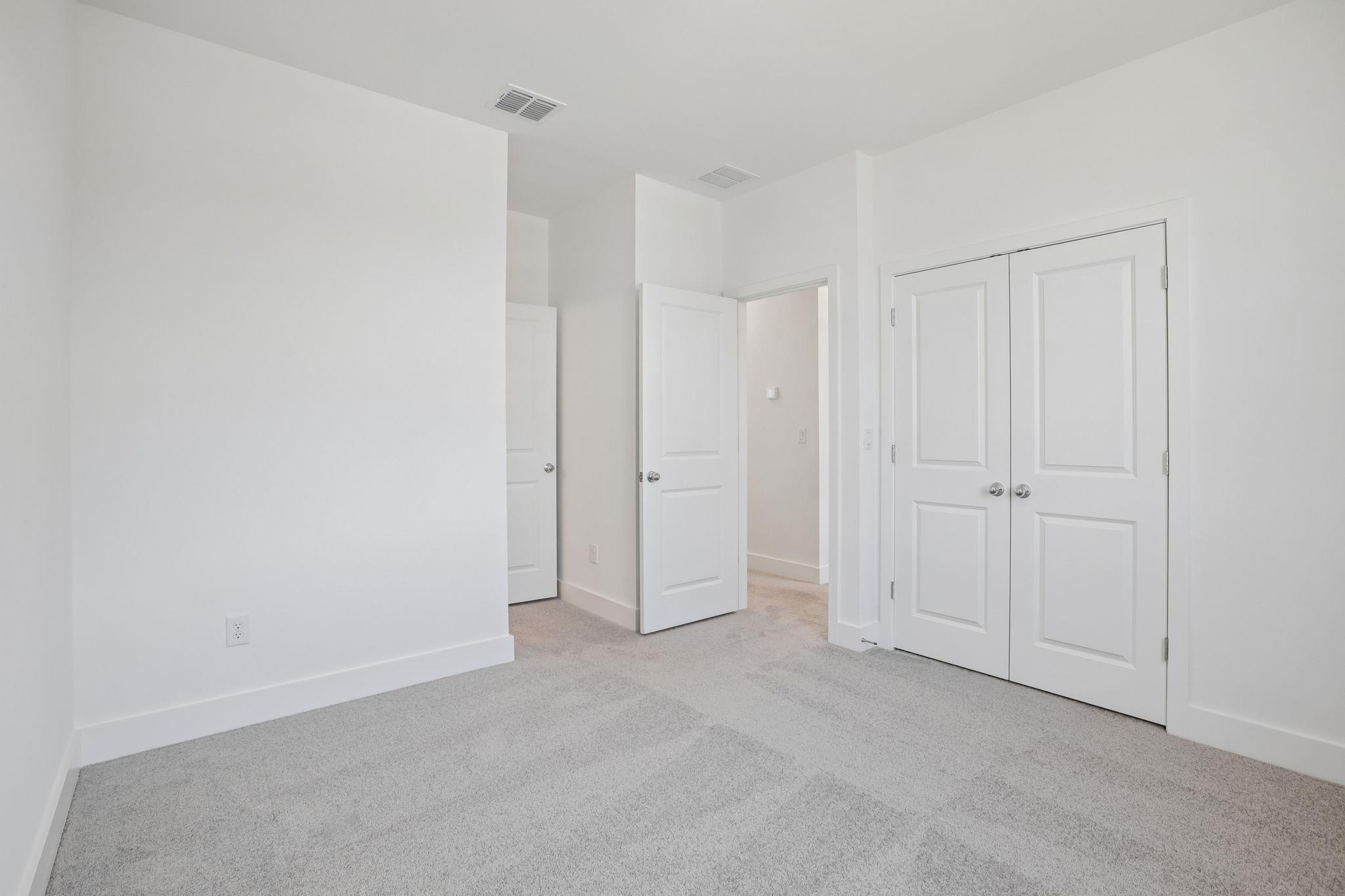 125 Maverick Ave Property Photo 17