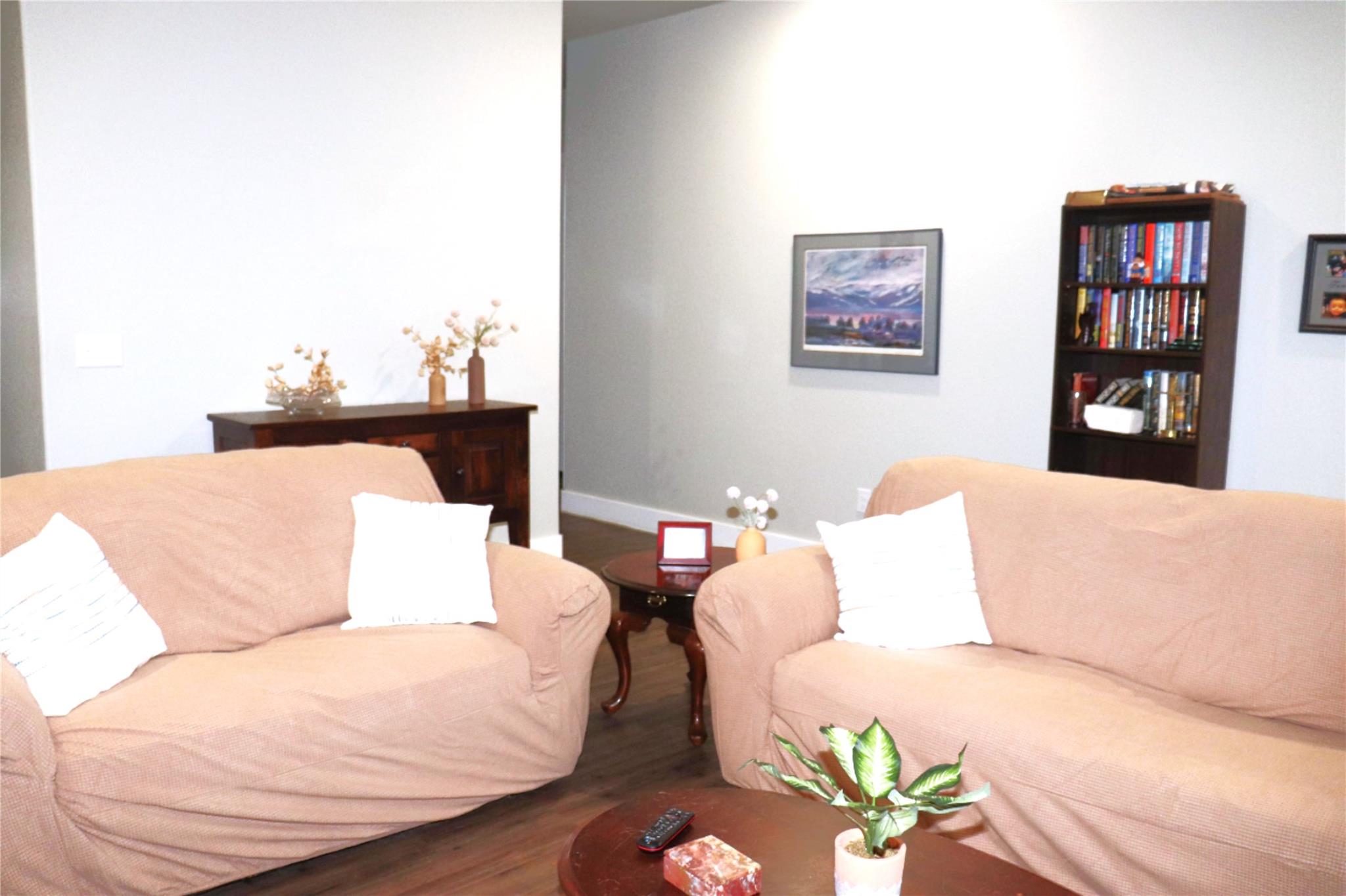 100 S Thomas Cv Property Photo 8