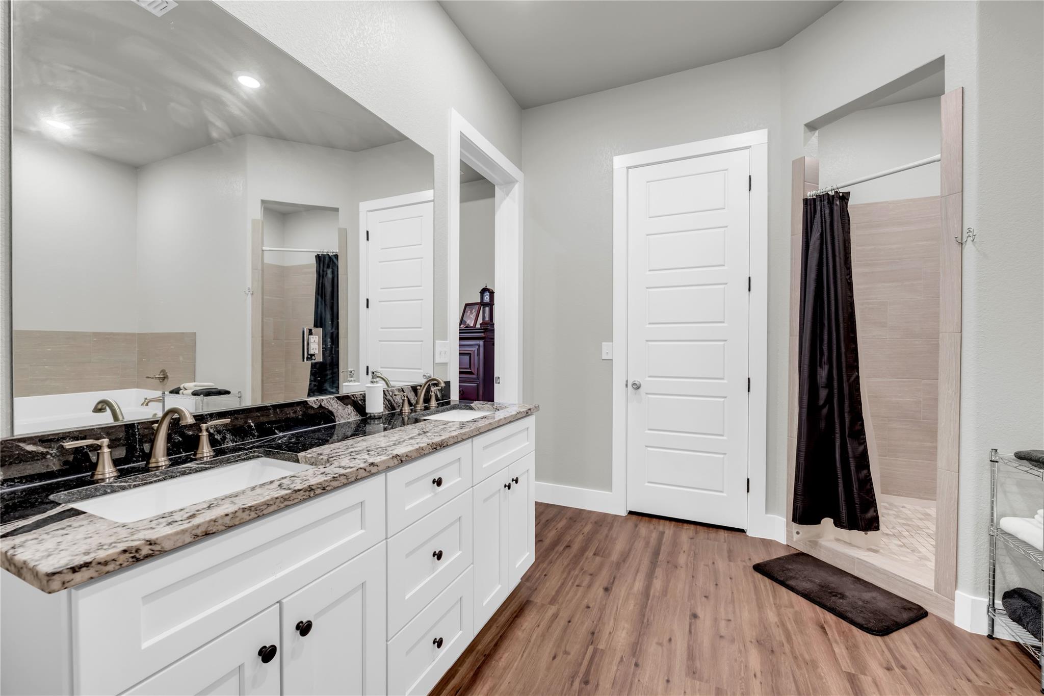 100 S Thomas Cv Property Photo 13