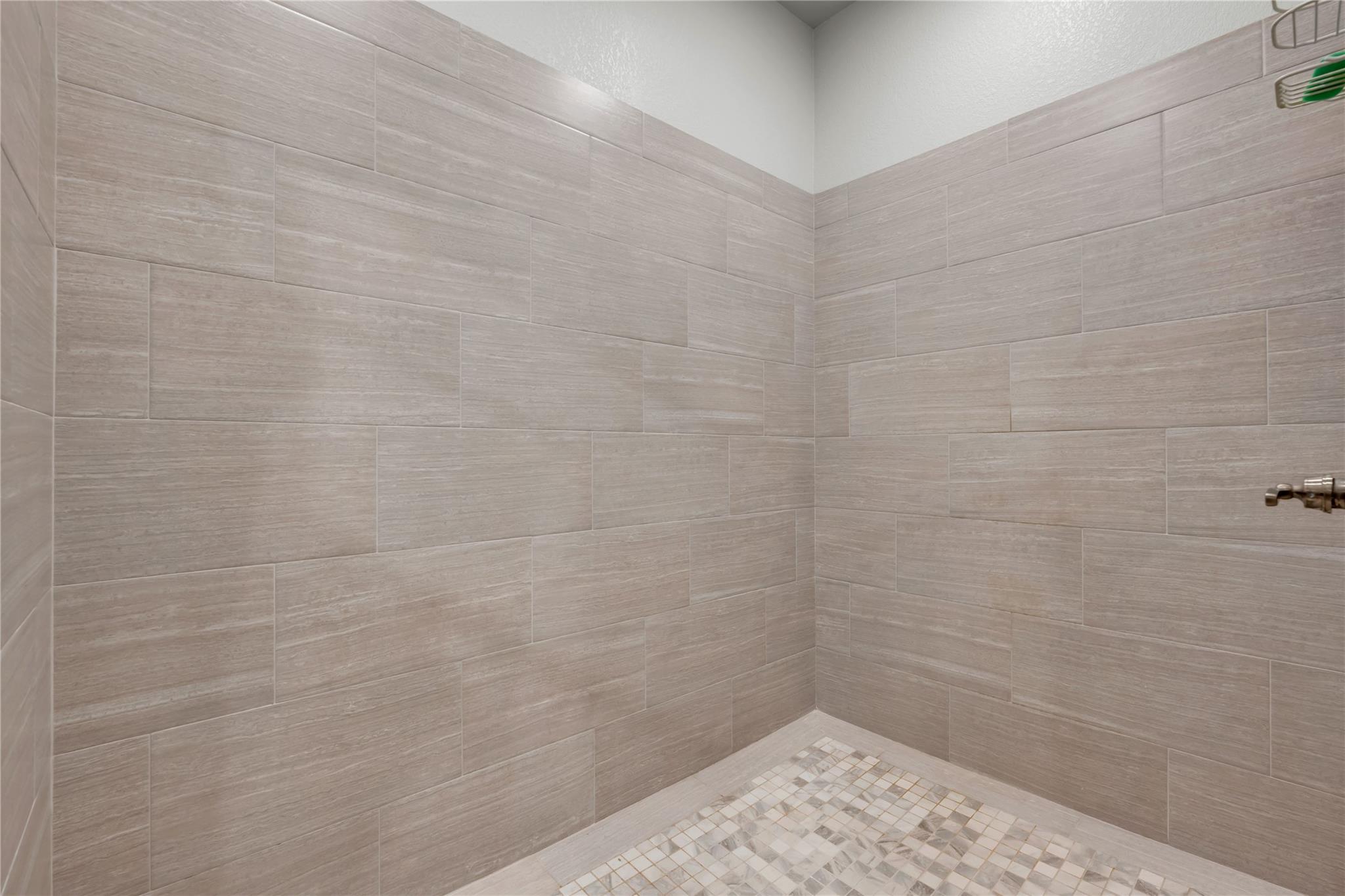 100 S Thomas Cv Property Photo 14