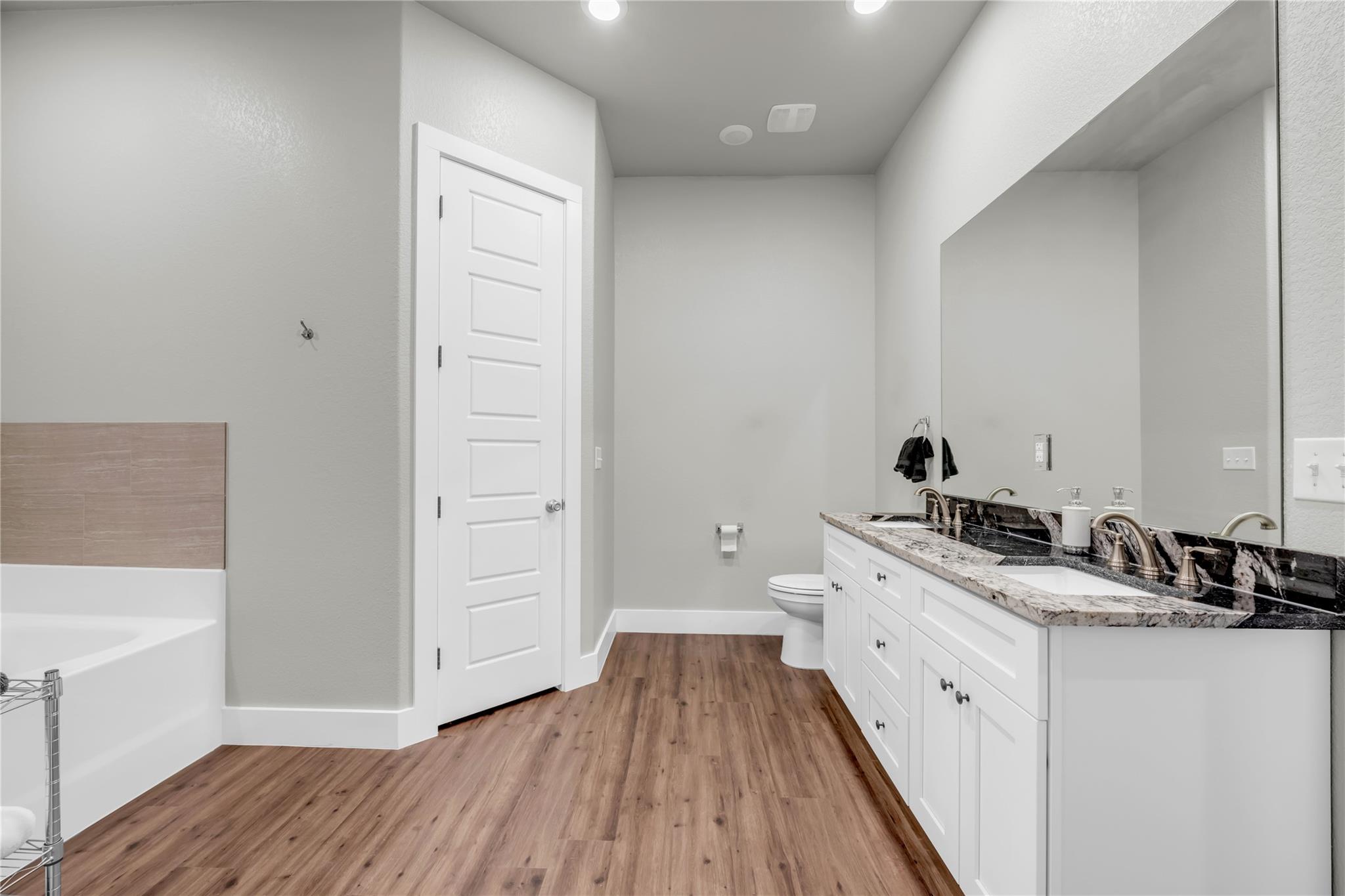 100 S Thomas Cv Property Photo 15