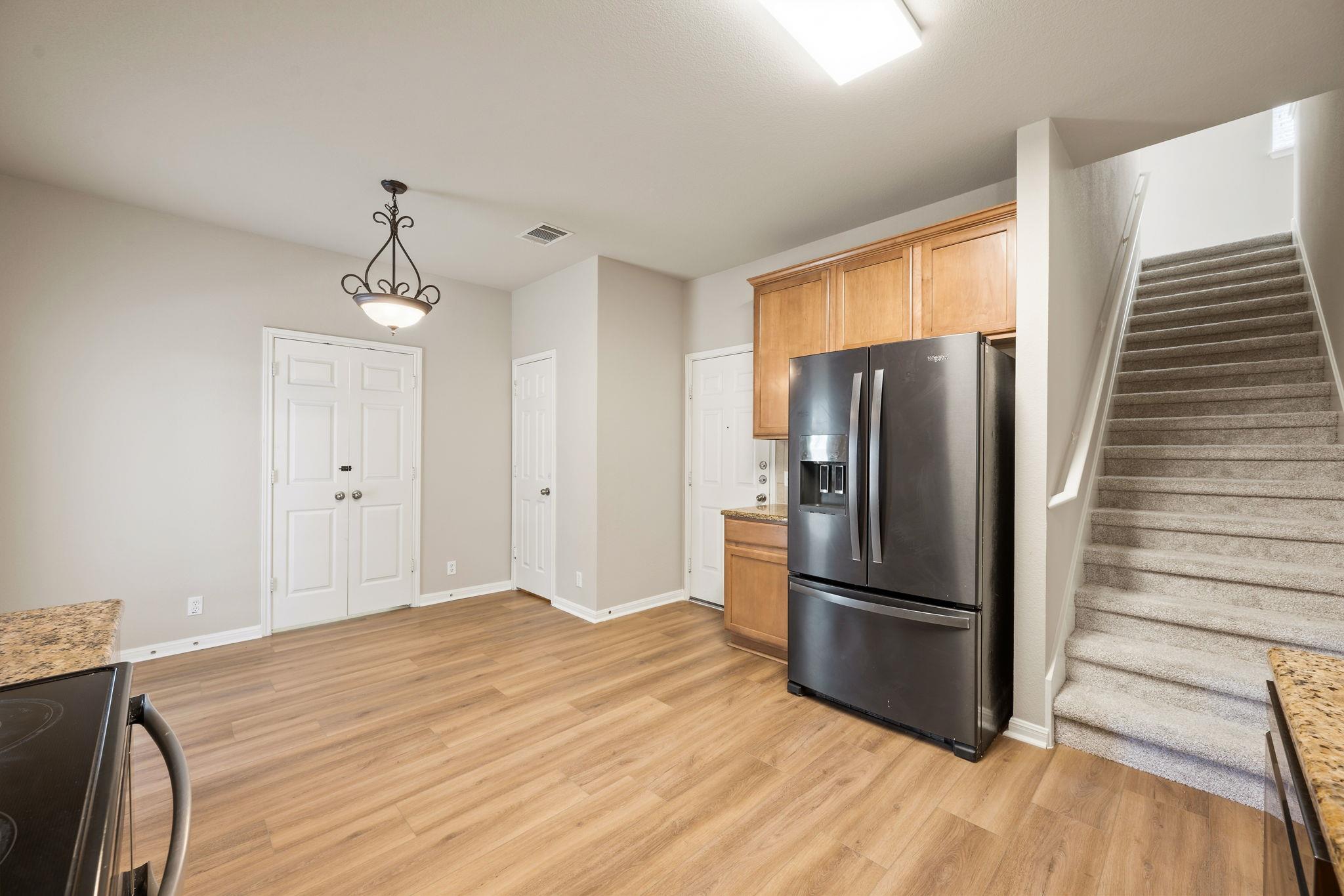 19104 Leigh Ln Property Photo 7