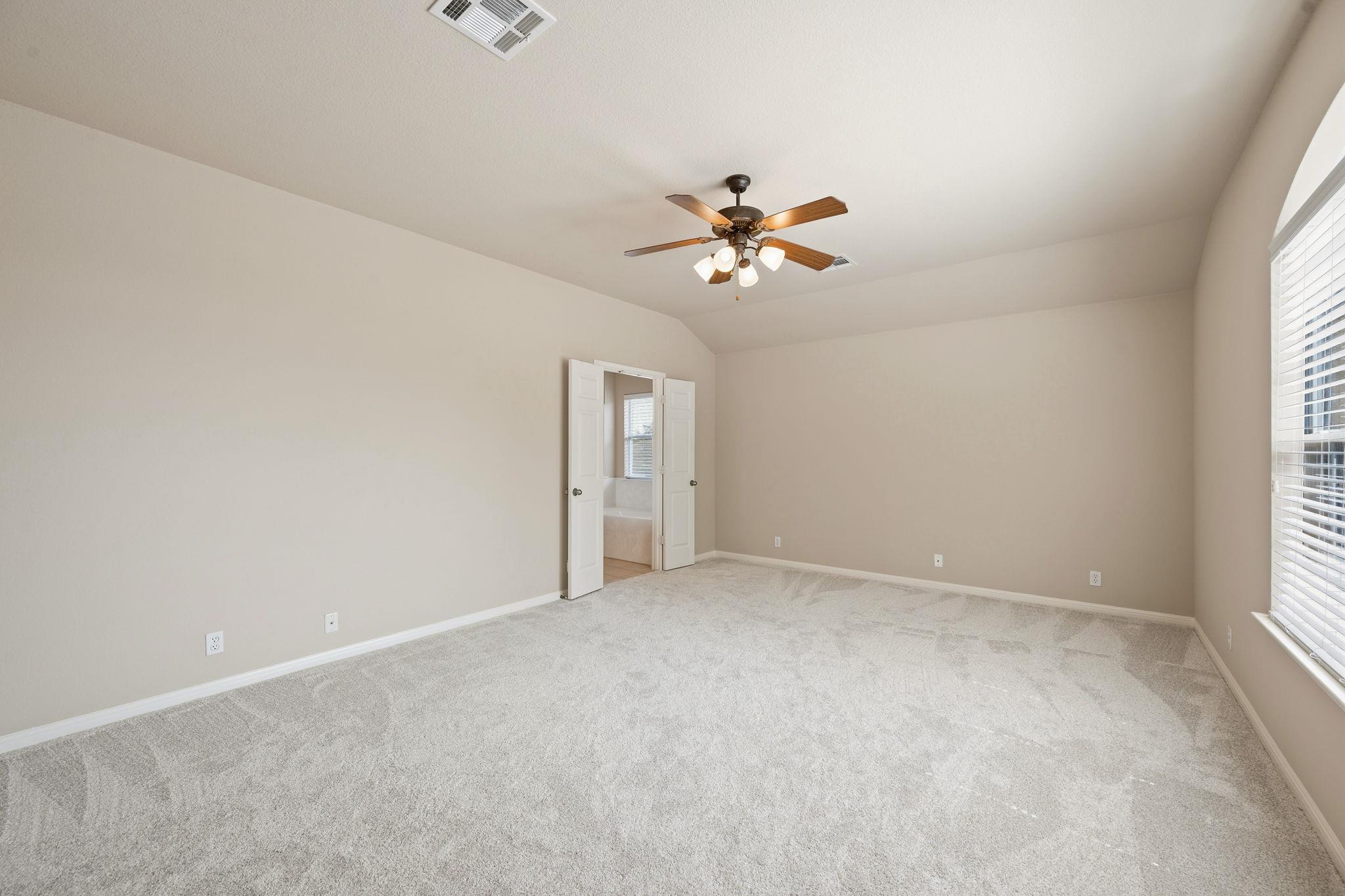 19104 Leigh Ln Property Photo 12