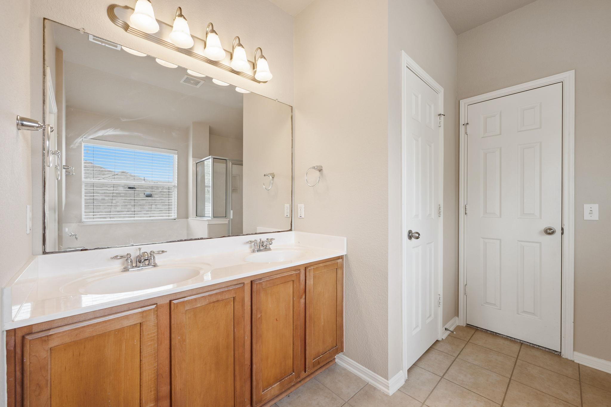 19104 Leigh Ln Property Photo 13