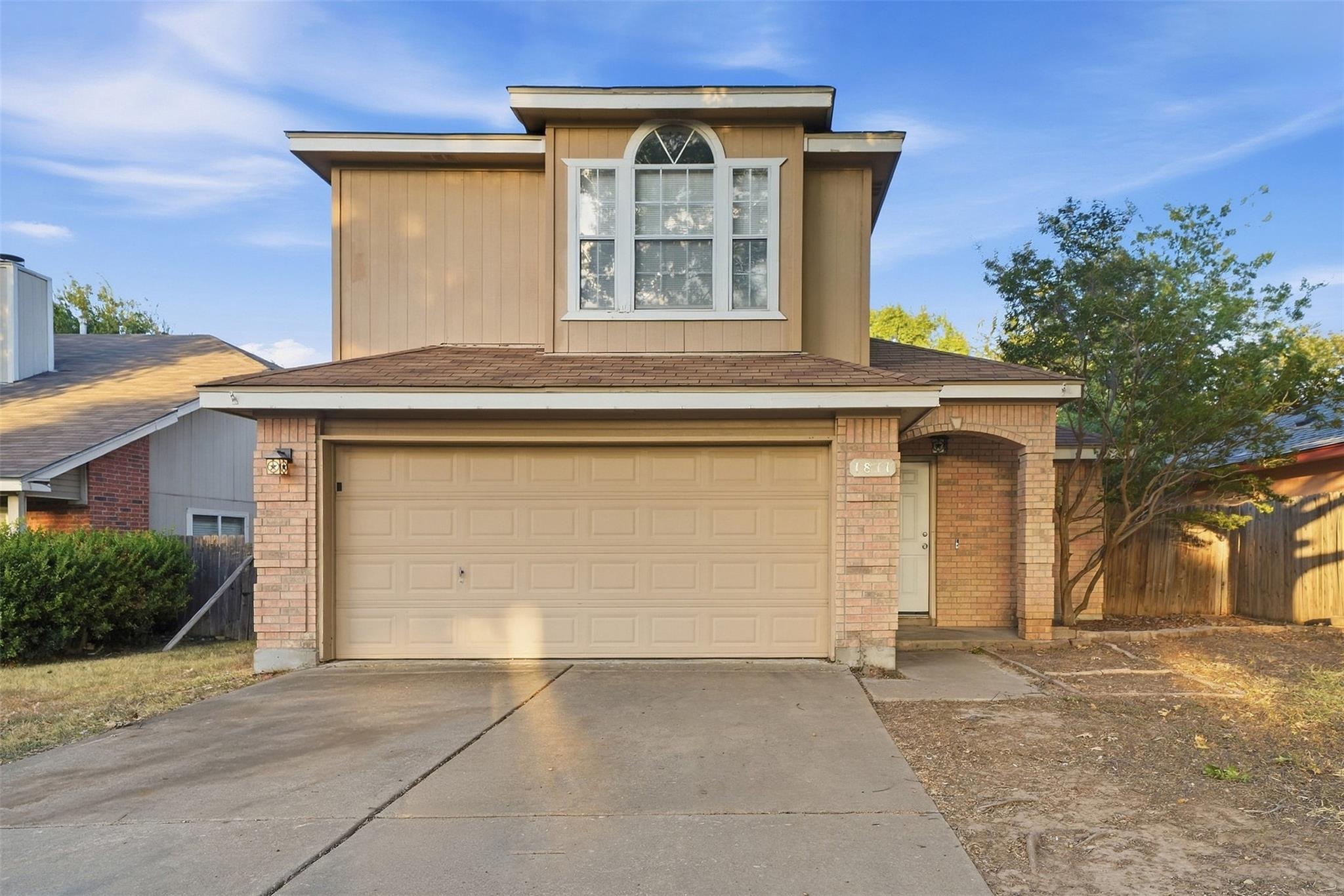 1811 Southwestern Trl Property Photo 1