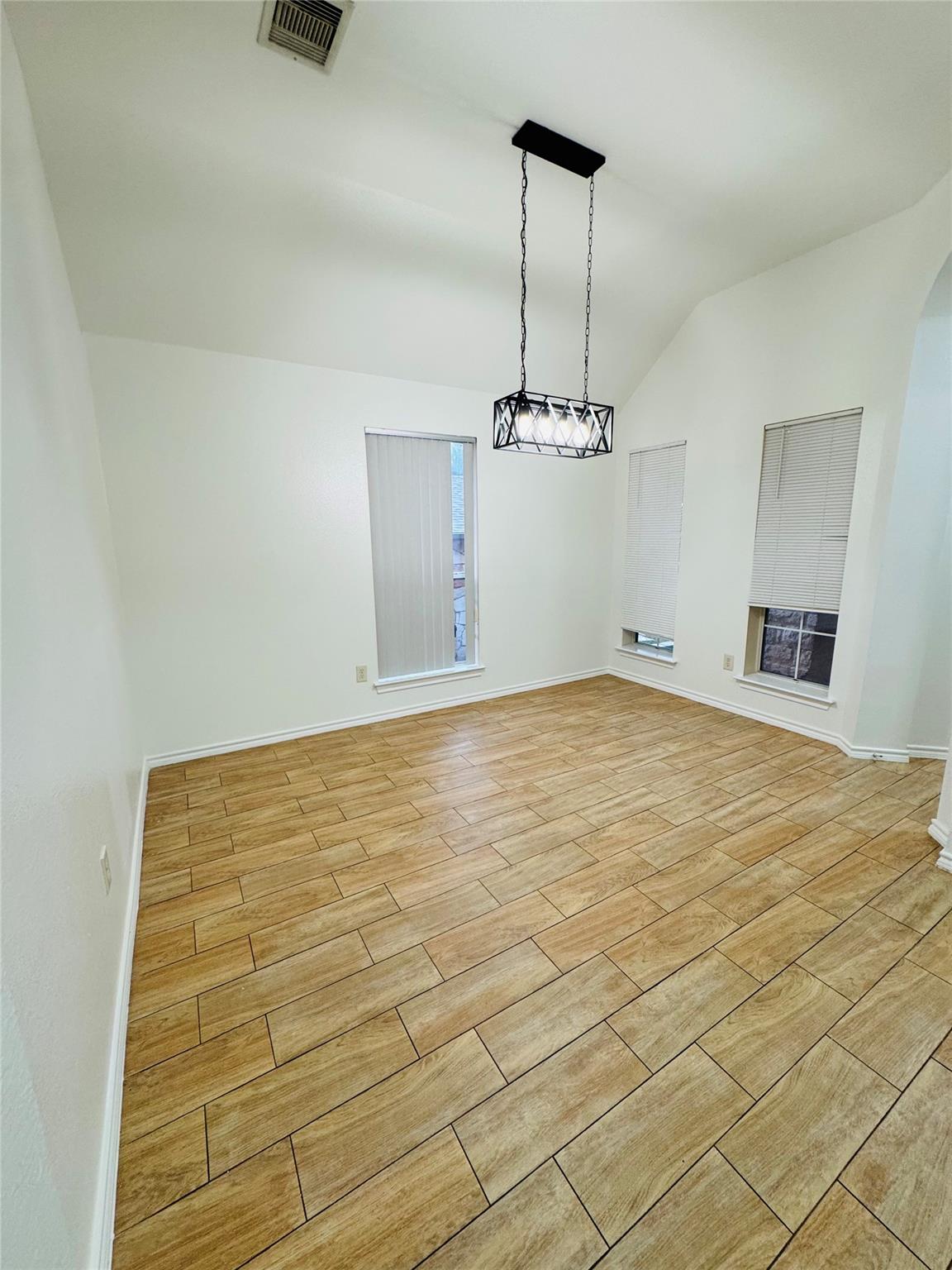 1303 Four Seasons Farm Dr Property Photo 6