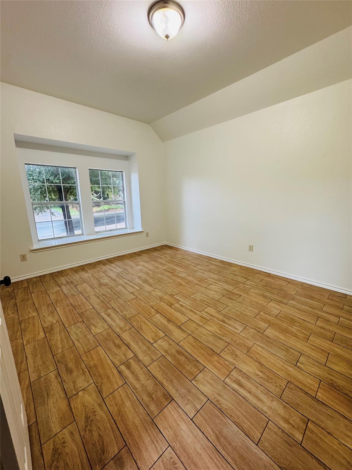 1303 Four Seasons Farm Dr Property Photo 7