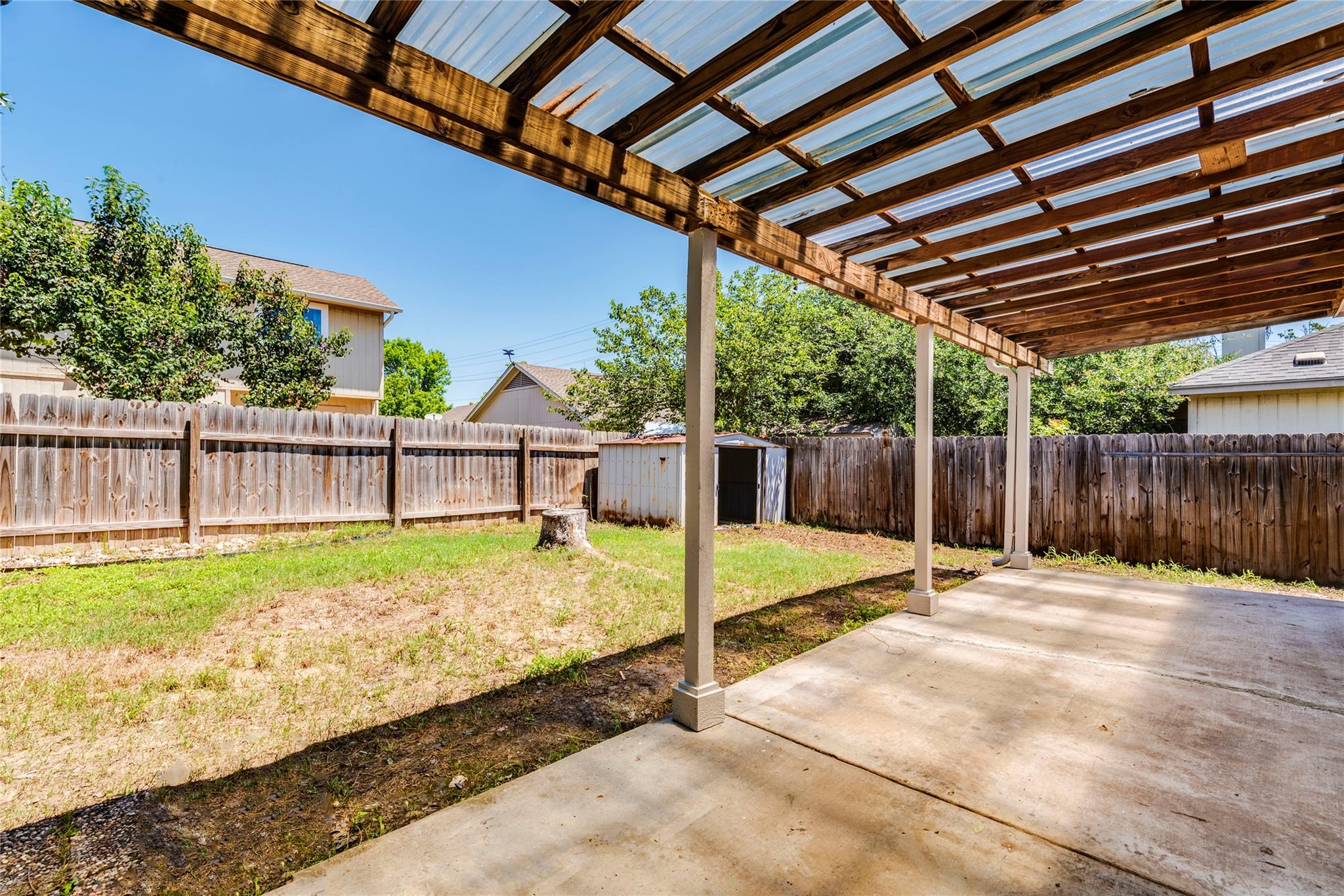913 Jasmine Trl Property Photo 3