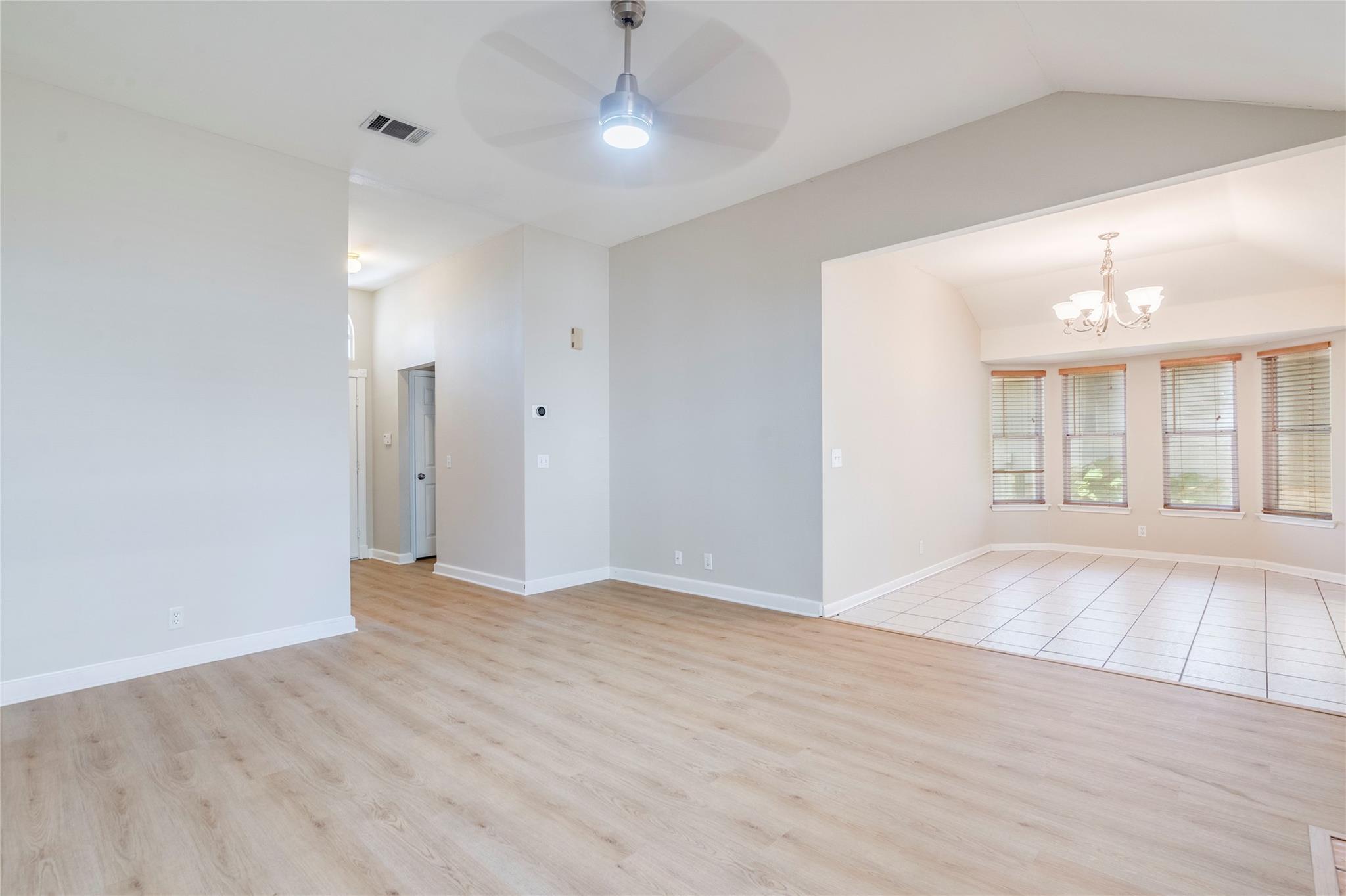 913 Jasmine Trl Property Photo 5