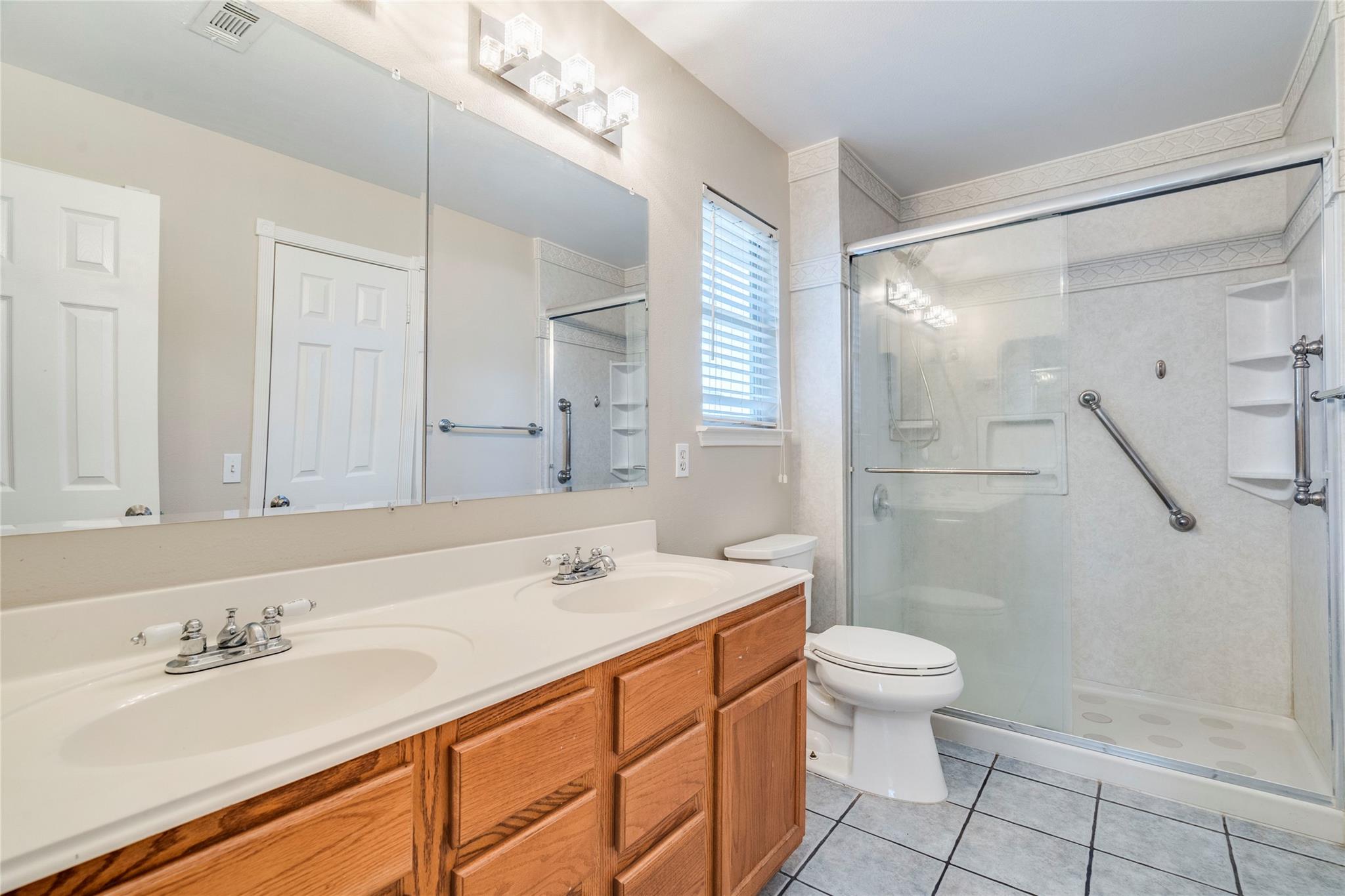 913 Jasmine Trl Property Photo 12