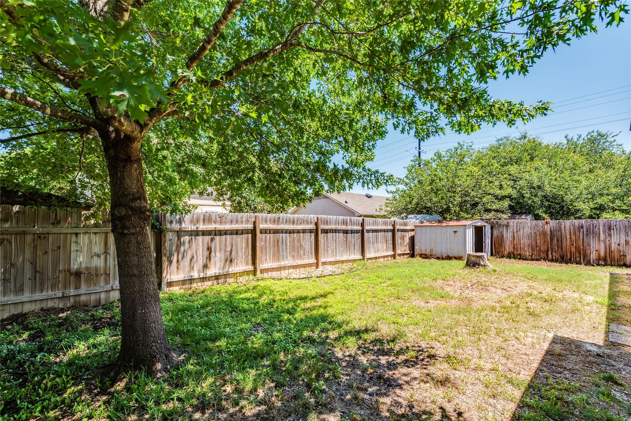 913 Jasmine Trl Property Photo 22