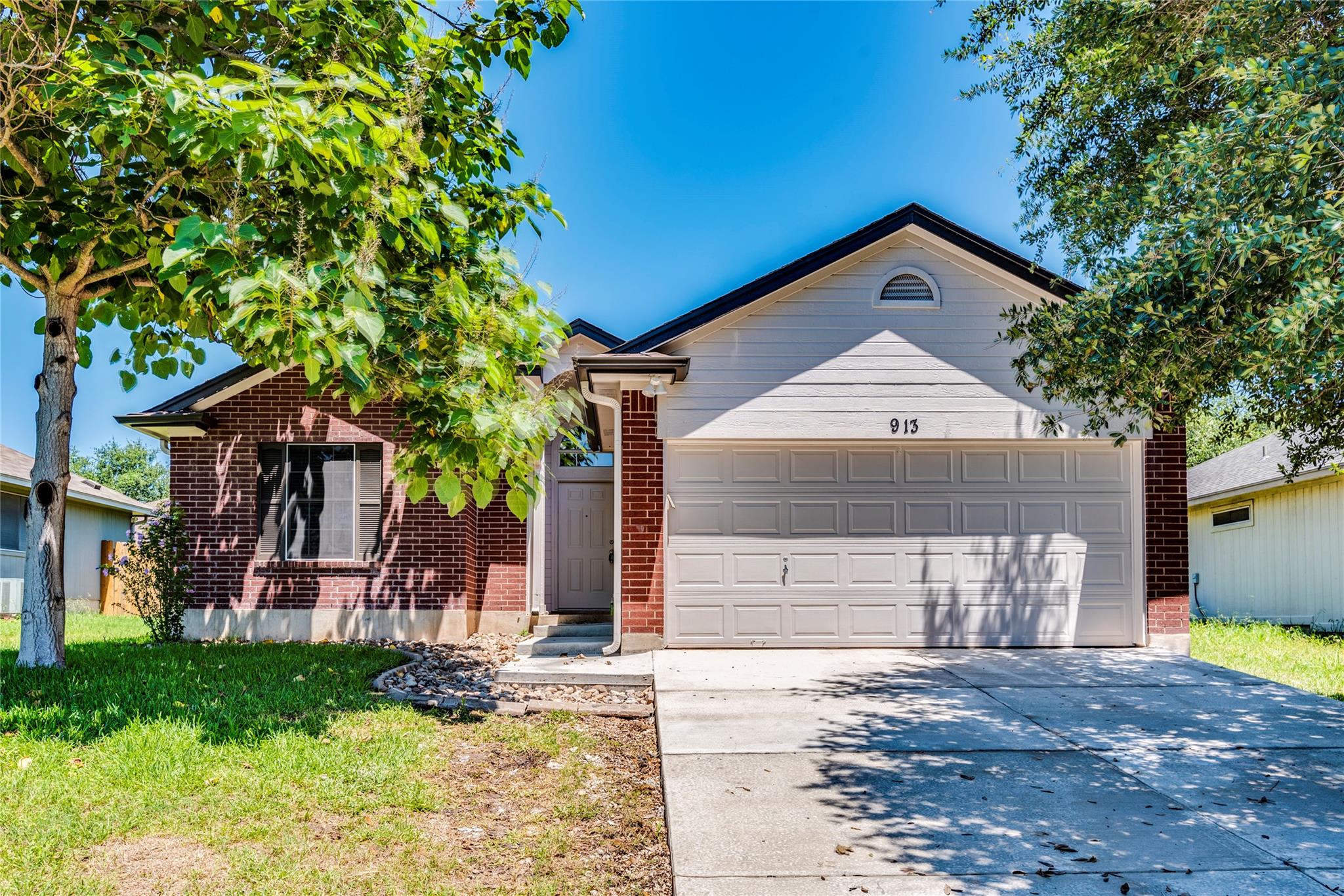 913 Jasmine Trl Property Photo 23