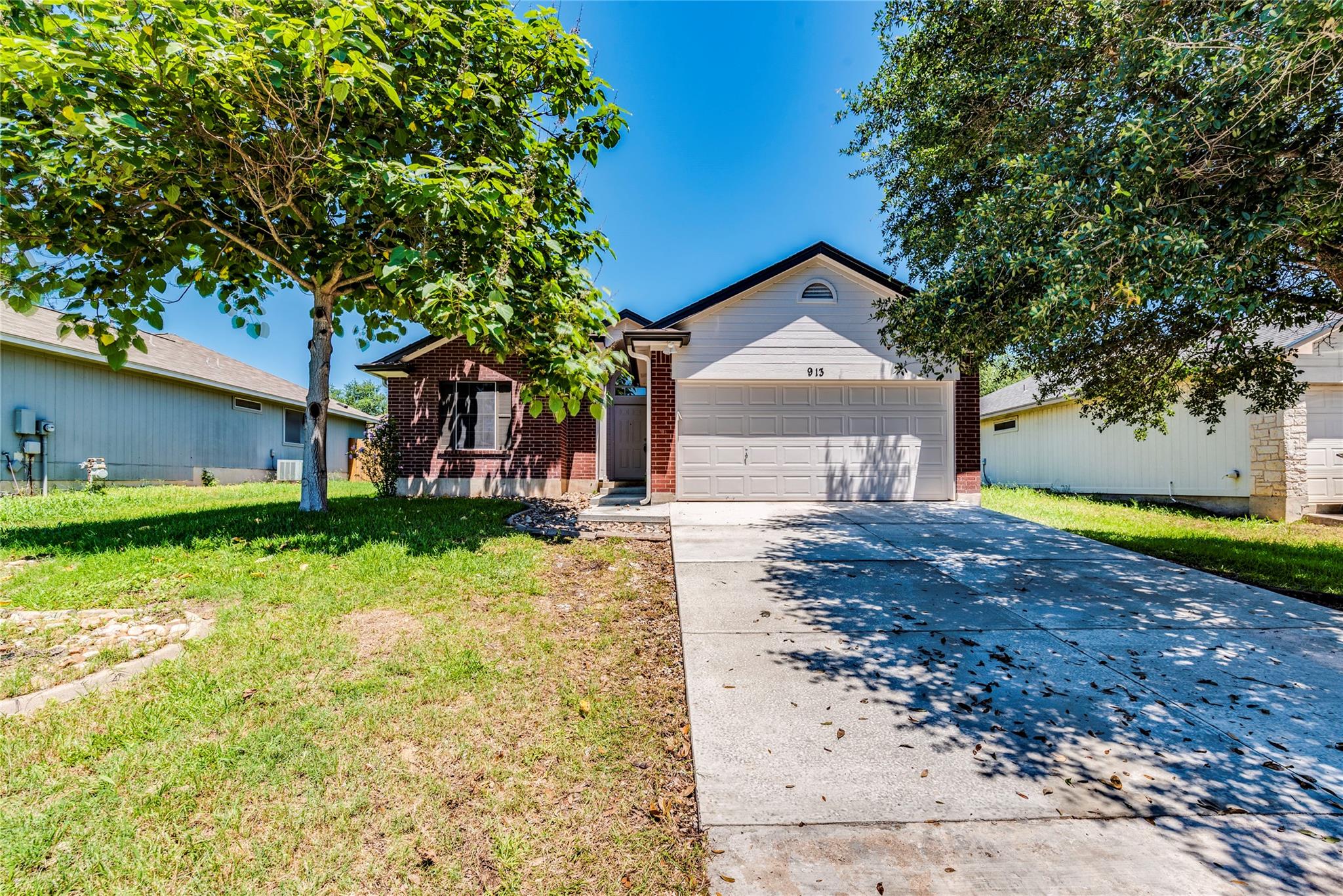 913 Jasmine Trl Property Photo 24
