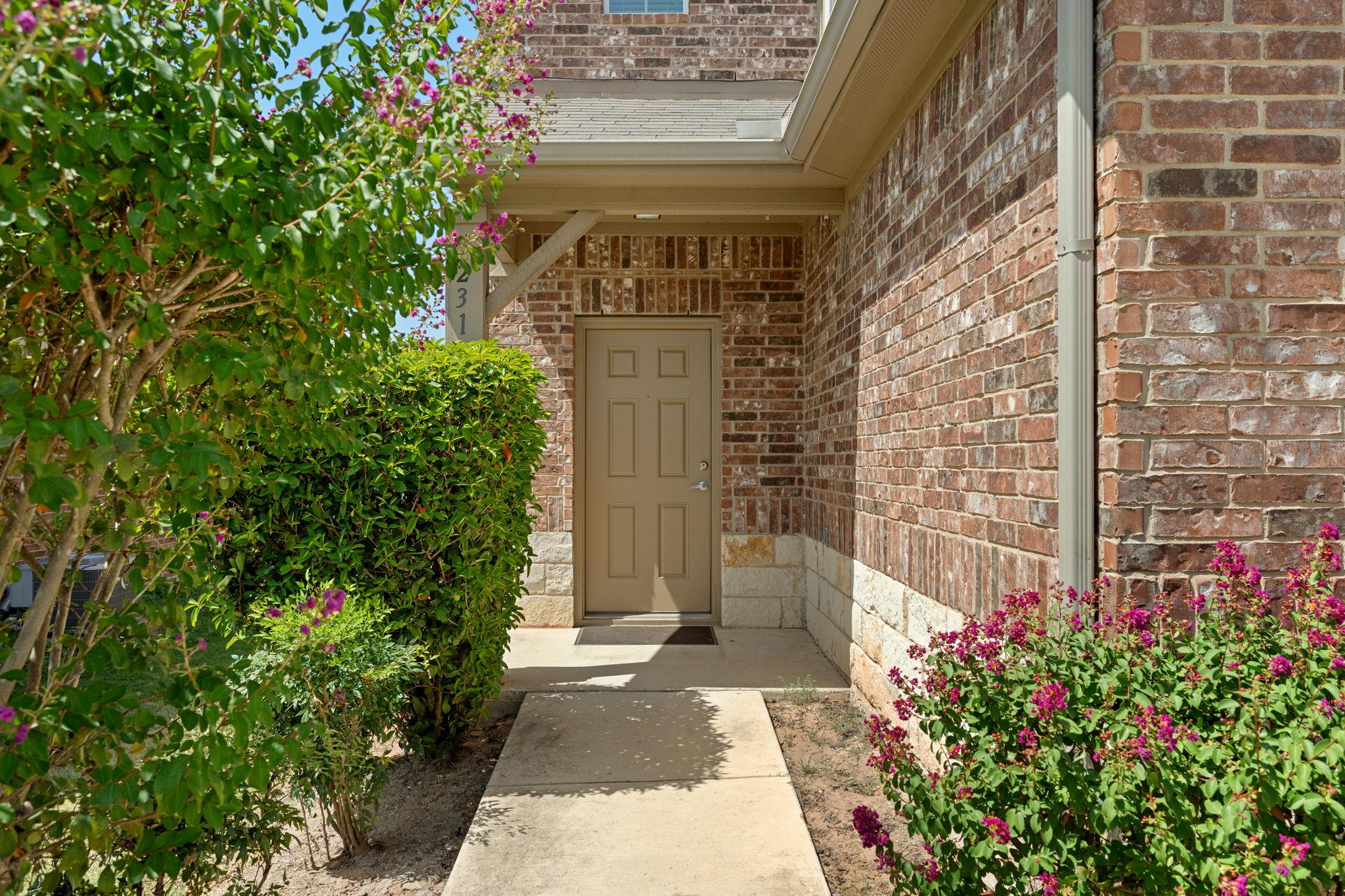 231 Northern Flicker St Property Photo 3