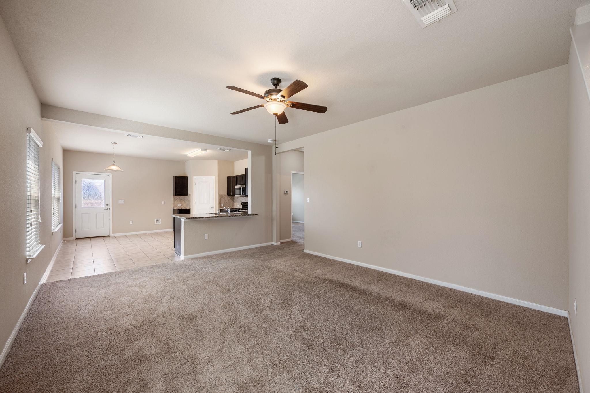 231 Northern Flicker St Property Photo 5