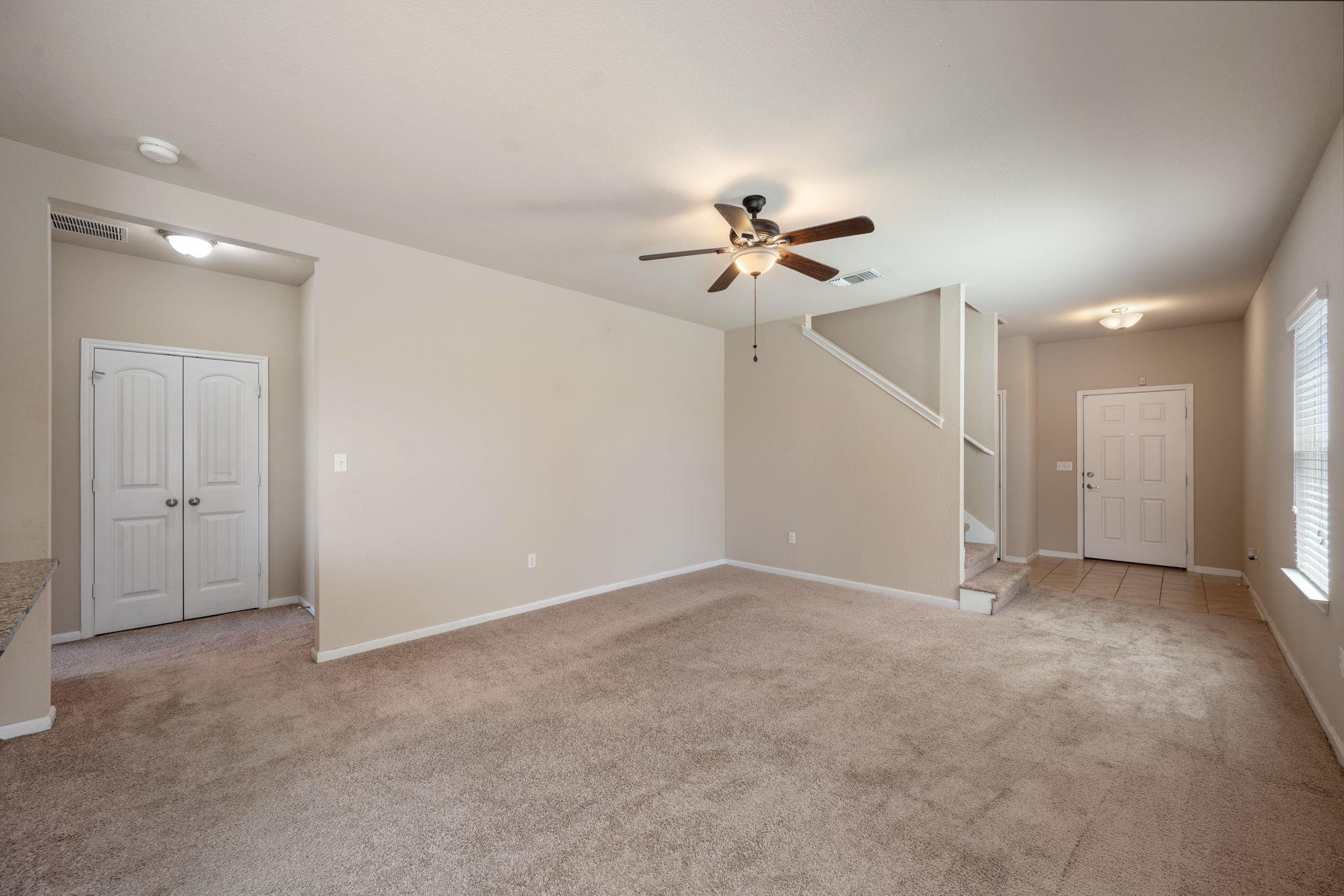 231 Northern Flicker St Property Photo 6