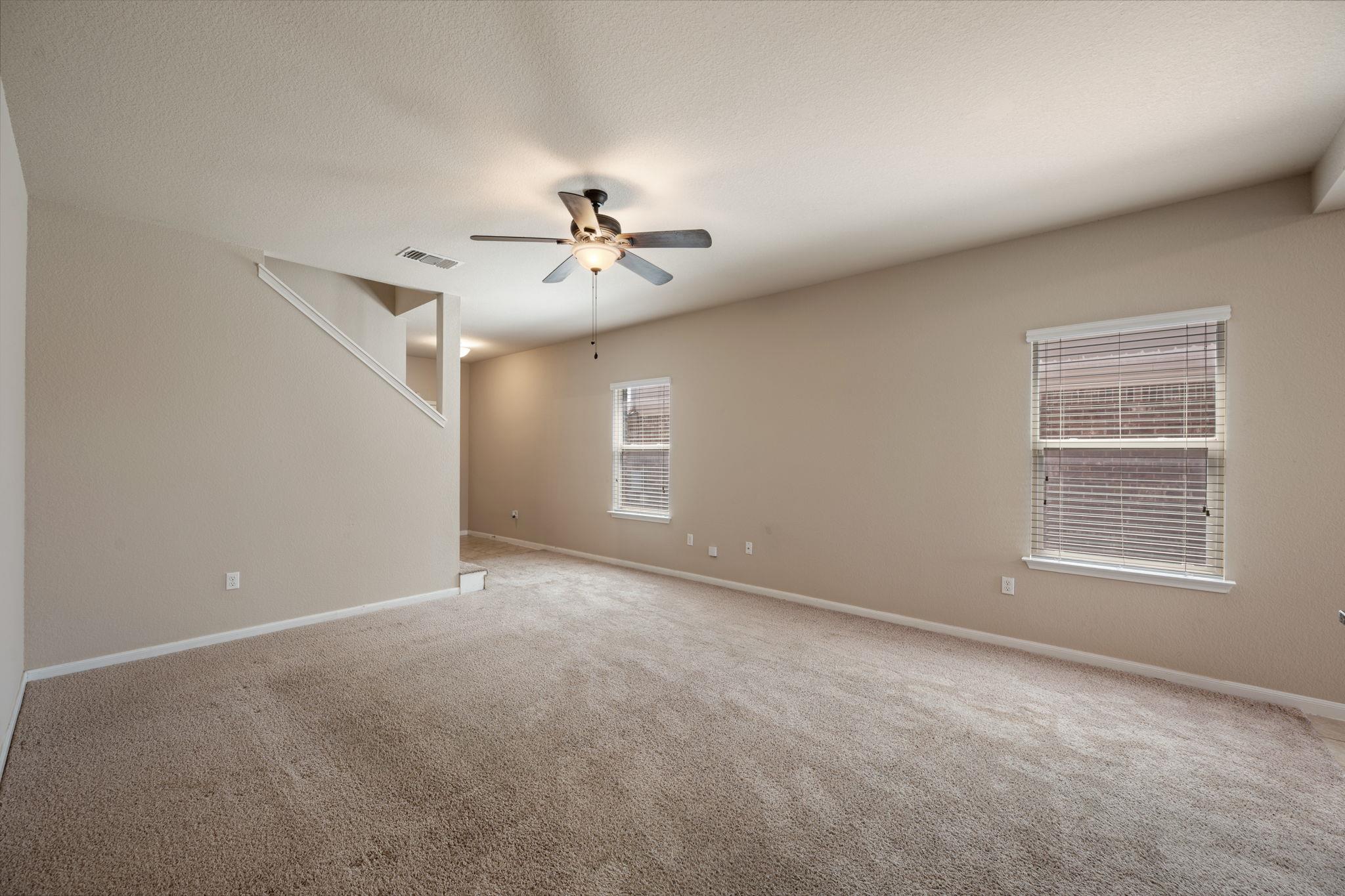 231 Northern Flicker St Property Photo 7