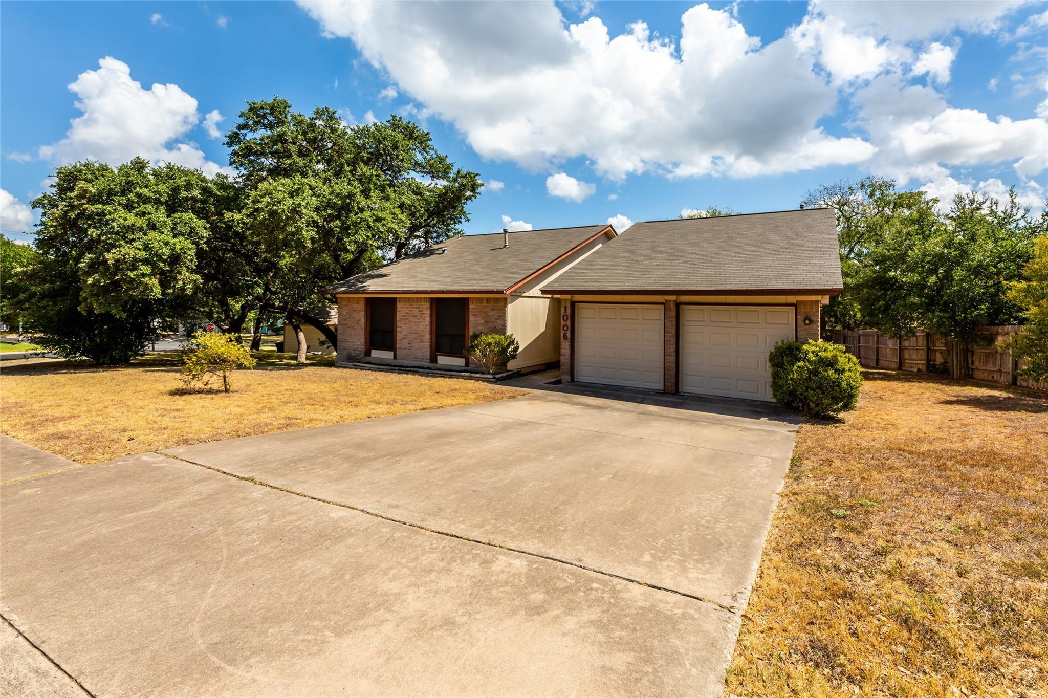 1006 Silbury Dr Property Photo 1