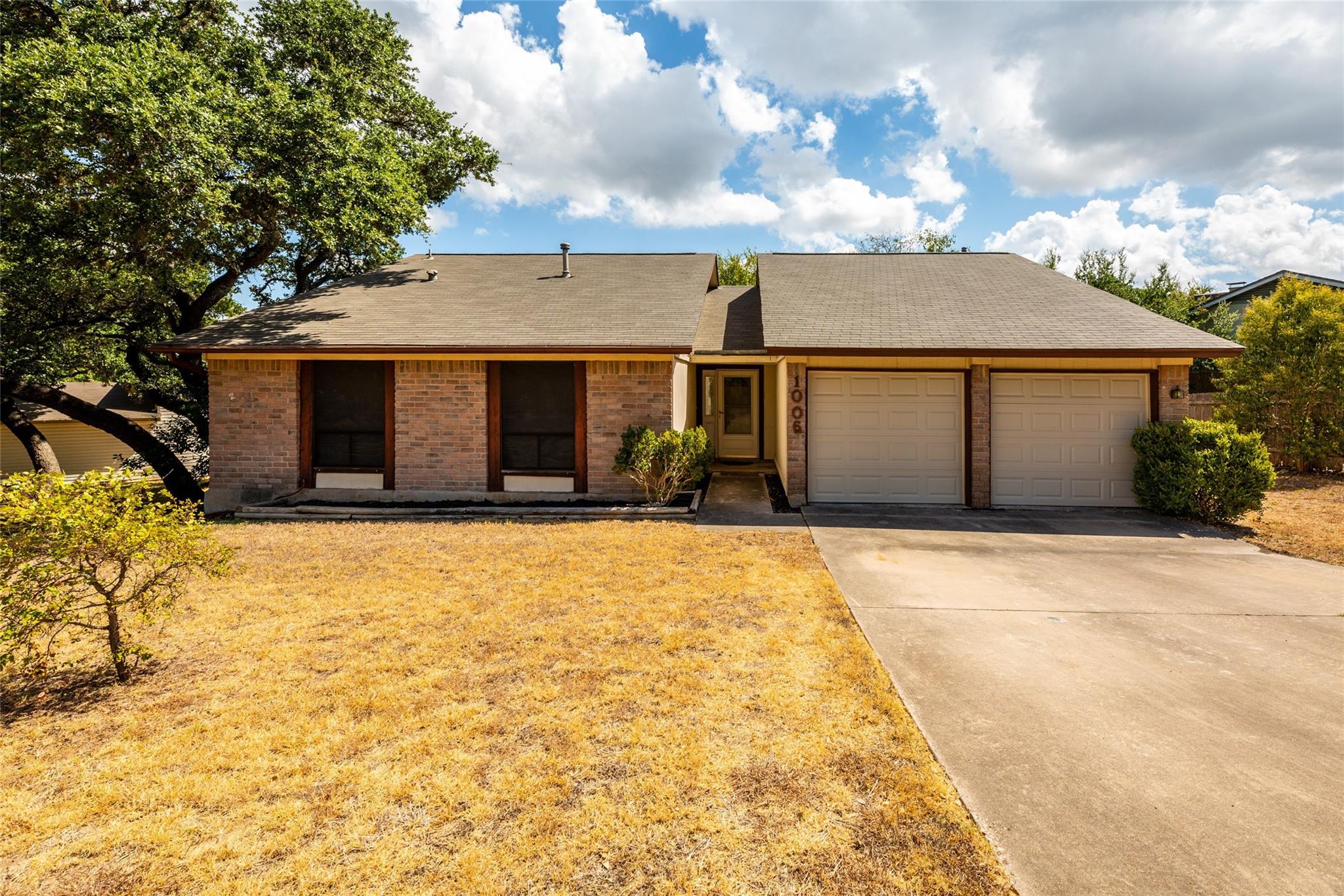 1006 Silbury Dr Property Photo 2