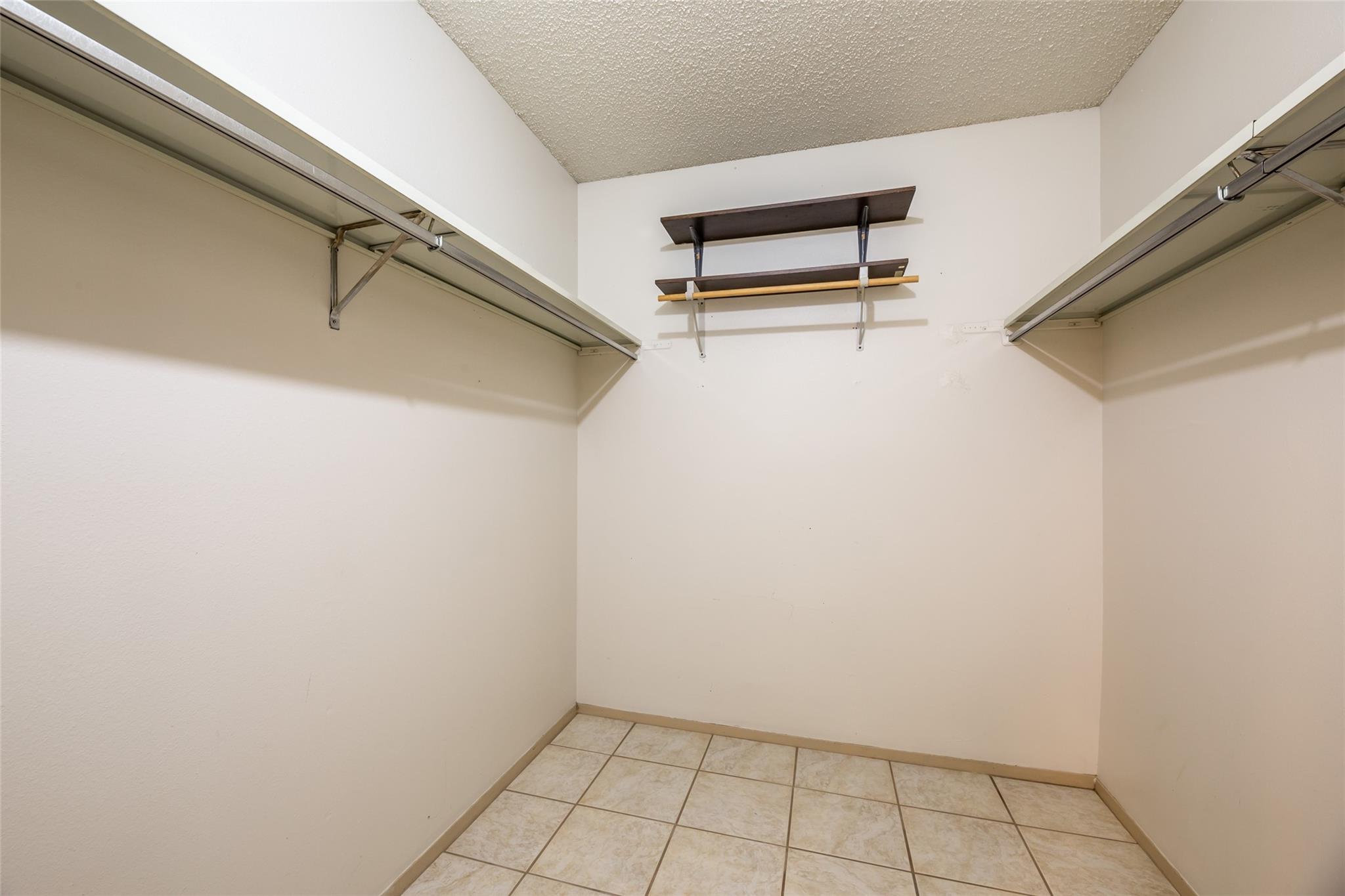 1006 Silbury Dr Property Photo 6