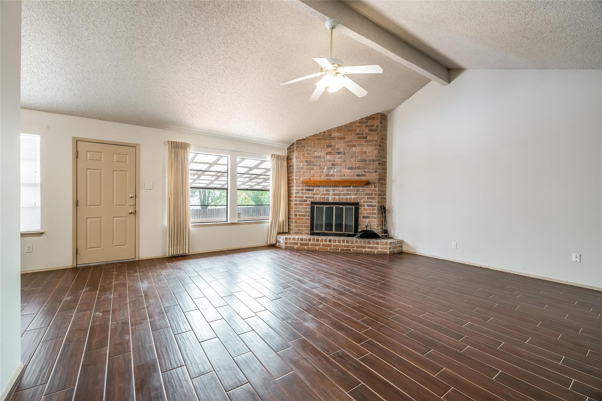 1006 Silbury Dr Property Photo 8