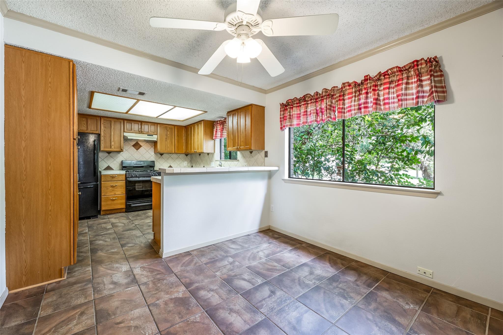 1006 Silbury Dr Property Photo 10