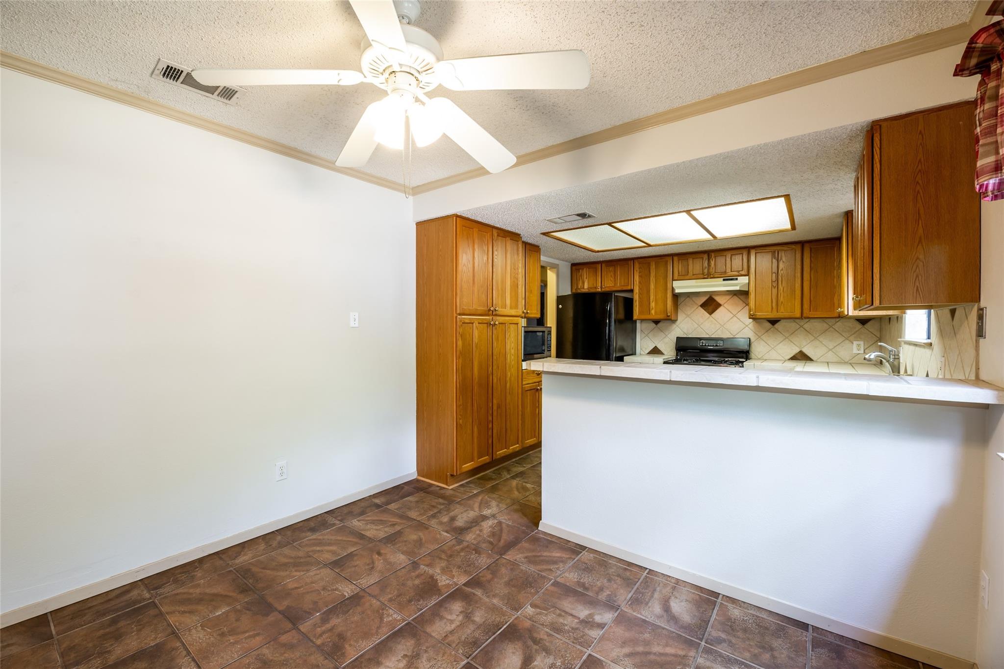 1006 Silbury Dr Property Photo 11