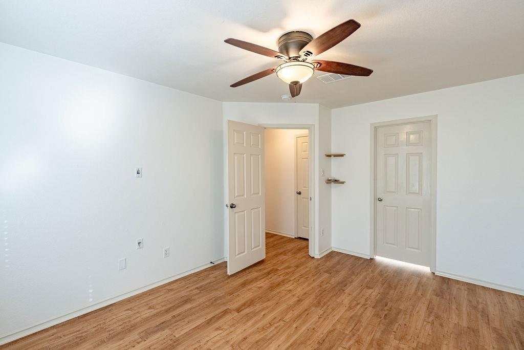 13505 Dulles Ave Property Photo 9