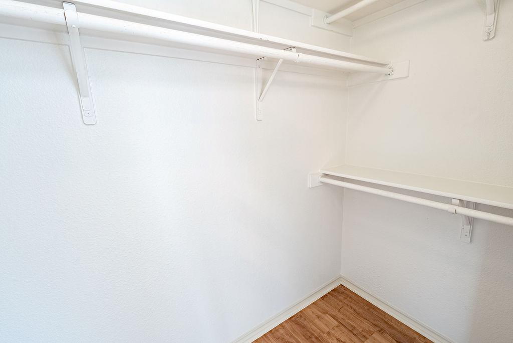13505 Dulles Ave Property Photo 12