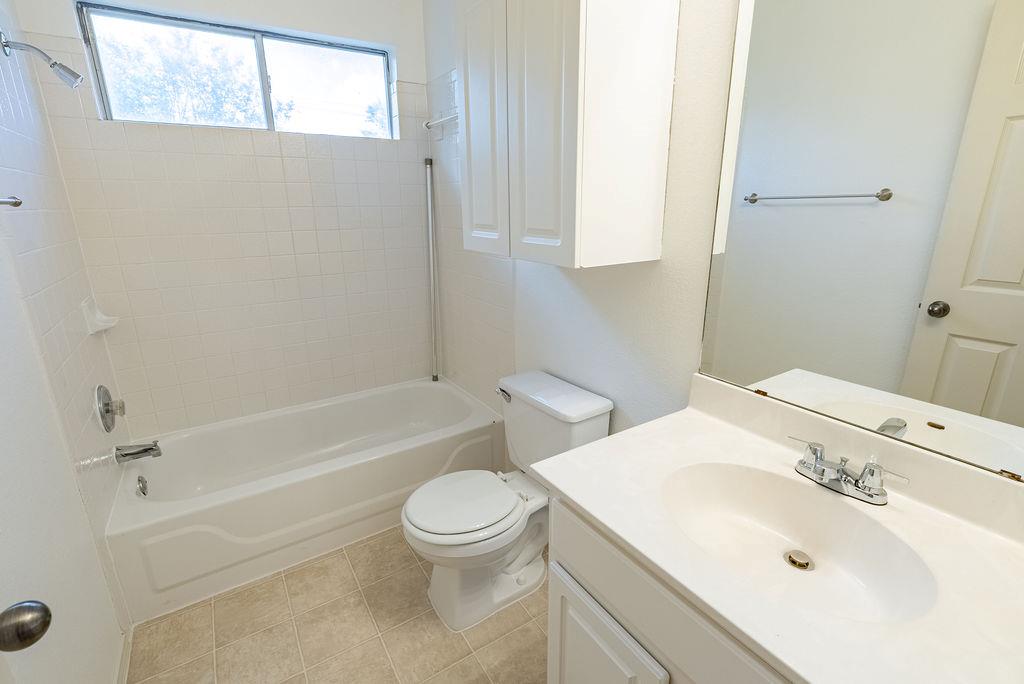 13505 Dulles Ave Property Photo 16