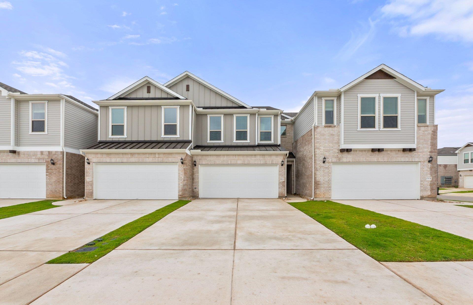 2725 Woodall Dr 1503 Property Photo 1