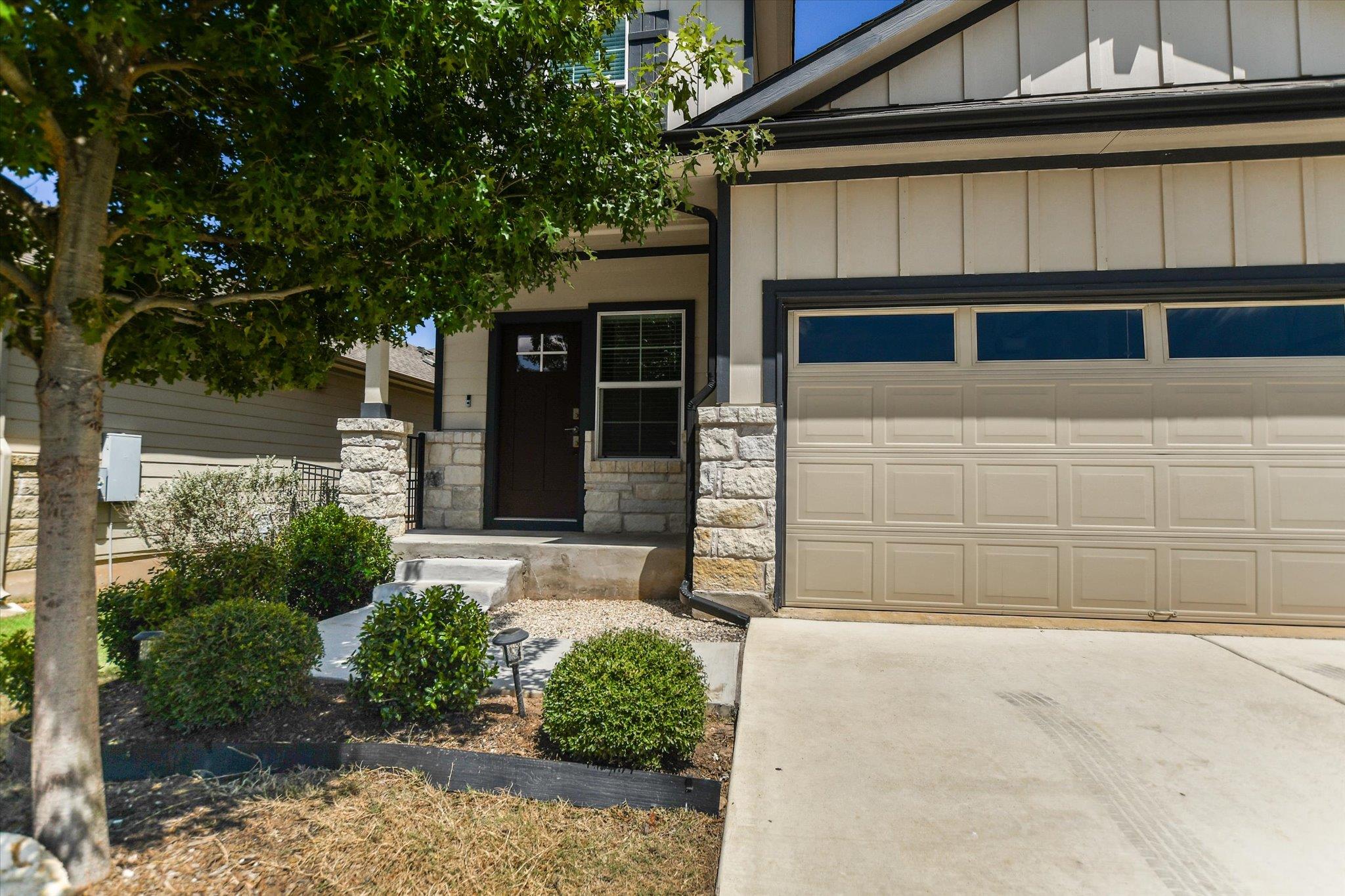 204 Merrick Rd Property Photo 4