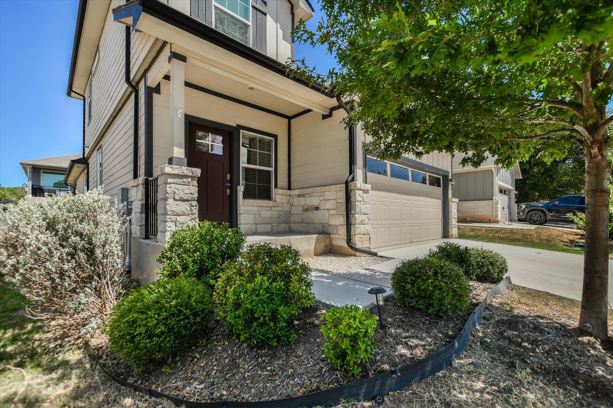 204 Merrick Rd Property Photo 5