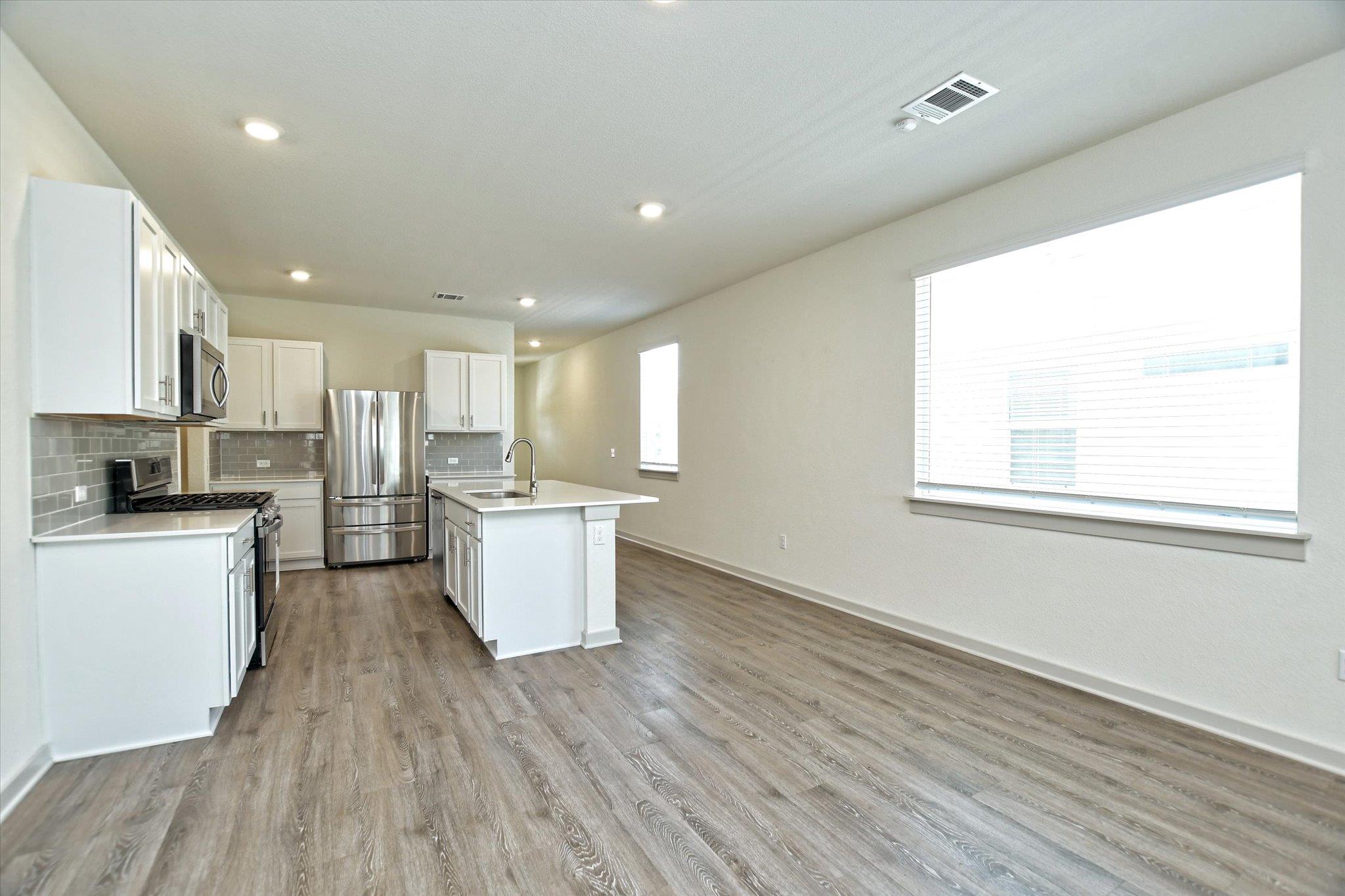 204 Merrick Rd Property Photo 11