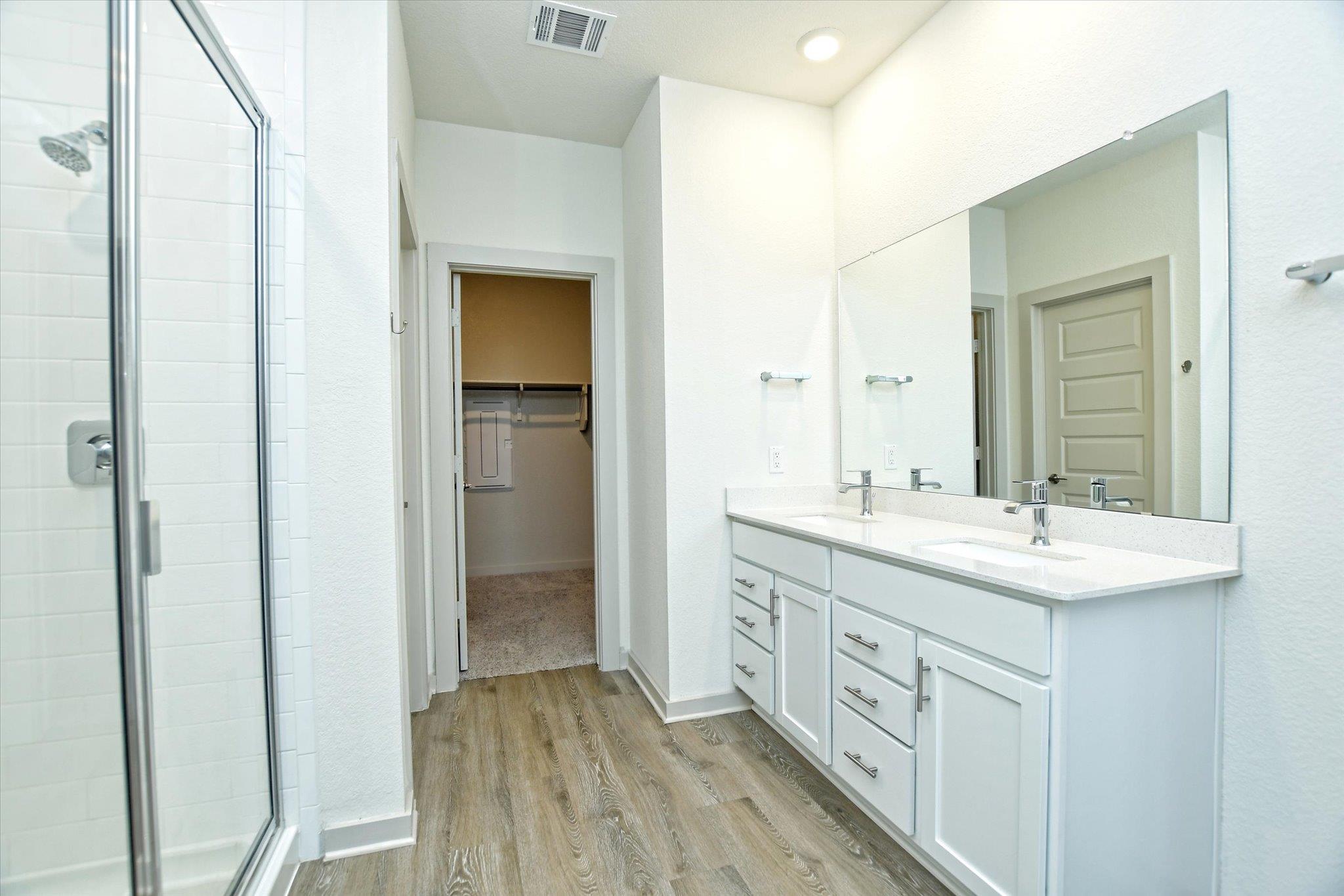 204 Merrick Rd Property Photo 20