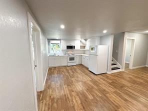 1050 1050 Fm 970 None #102 Property Photo 5