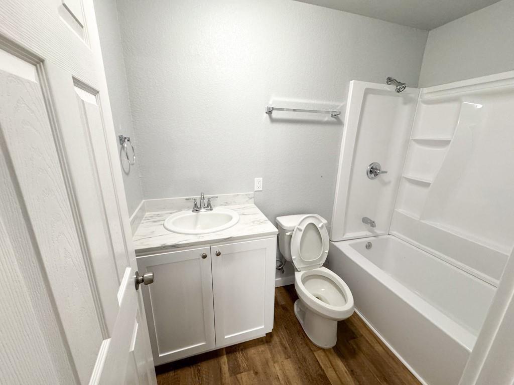 1050 1050 Fm 970 None #102 Property Photo 7