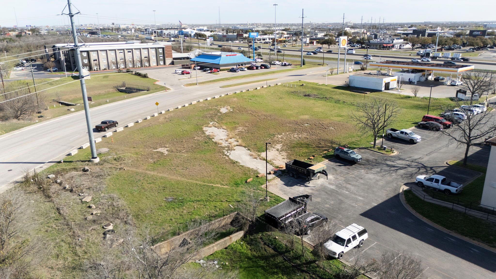 1990 Ih 35 Highway Property Photo 7