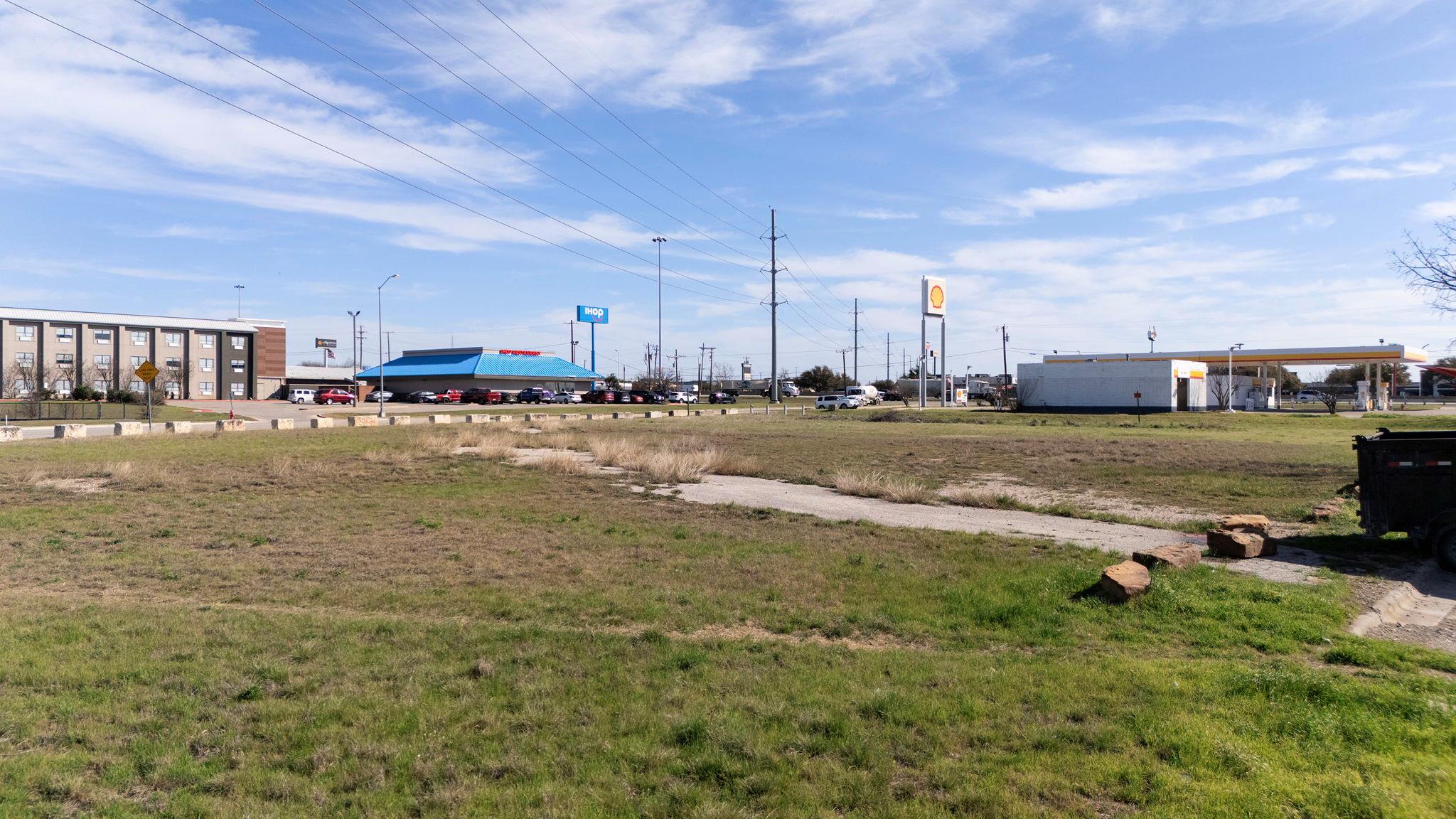 1990 Ih 35 Highway Property Photo 9