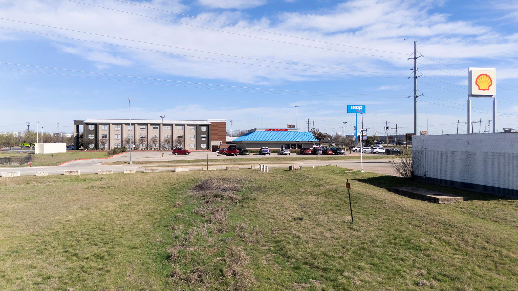1990 Ih 35 Highway Property Photo 14