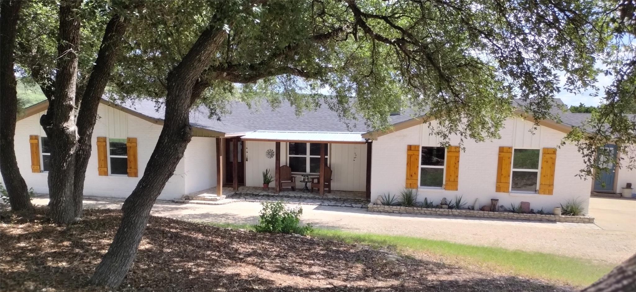 22303 Honeycomb Ln Property Photo 1