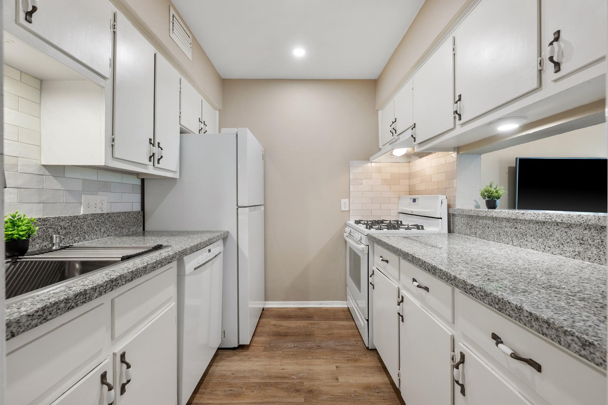 2425 Ashdale Dr #29 Property Photo 3